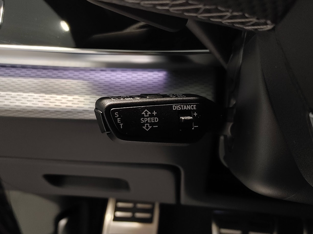 AUDI Q8 SUV TFSI e quattro 290 kW Attraction tiptronic-image-5