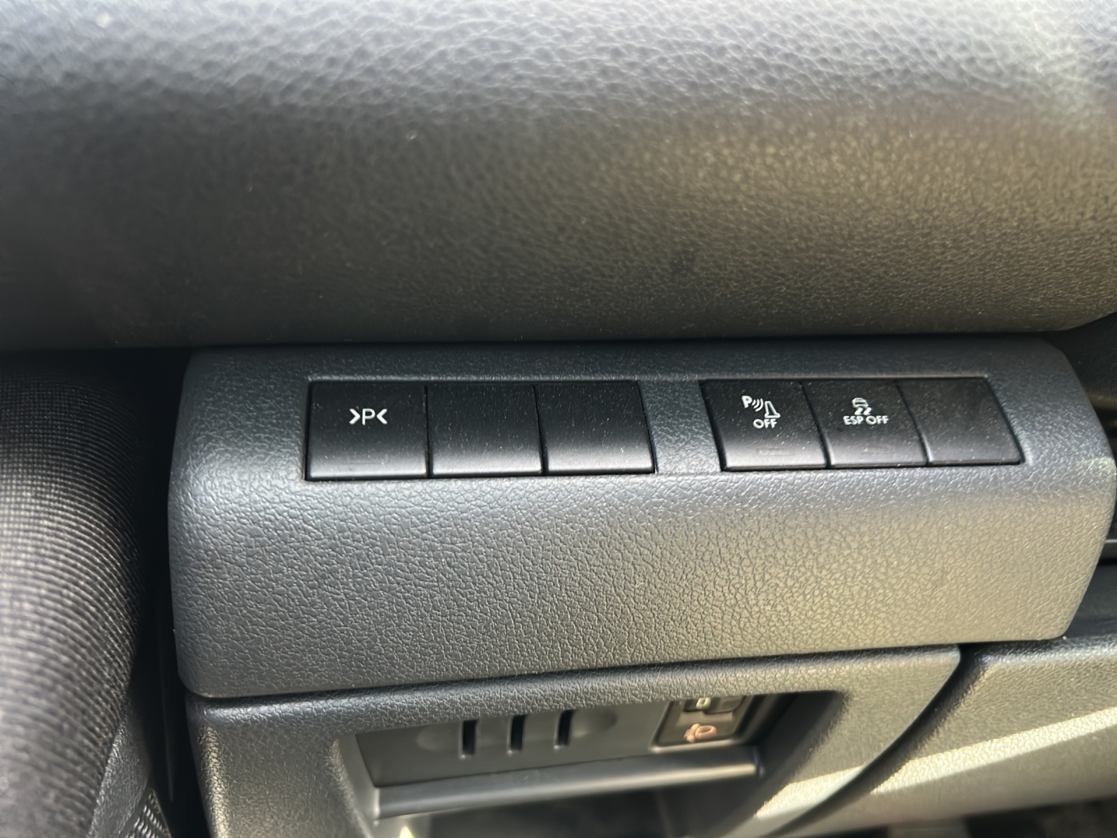 PEUGEOT 5008 1.6 16V T Sport Pack-image-16