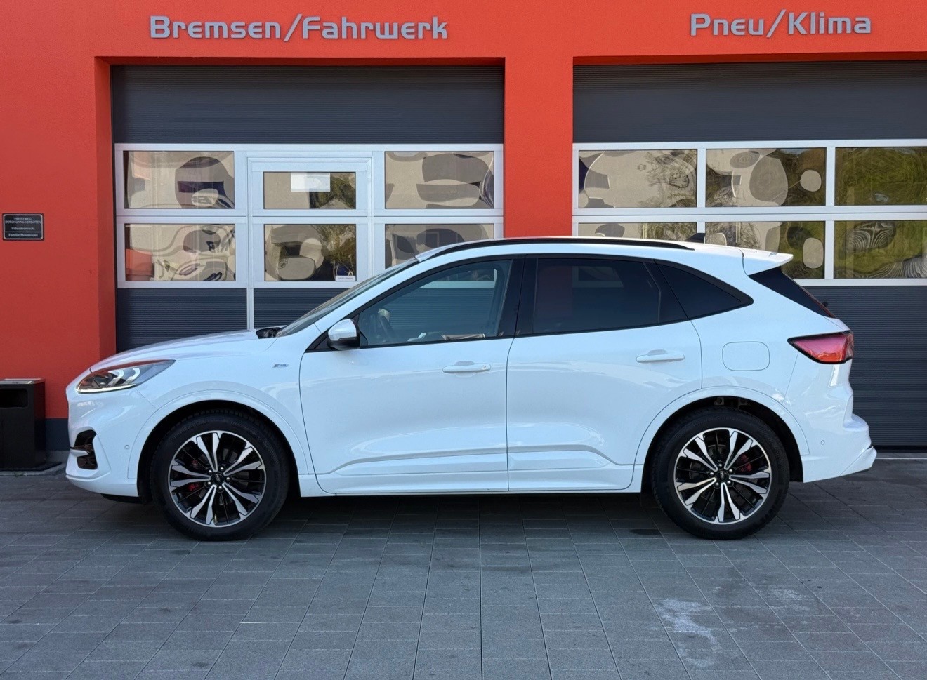 FORD Kuga 2.5 PHEV ST-Line 2WD-image-1
