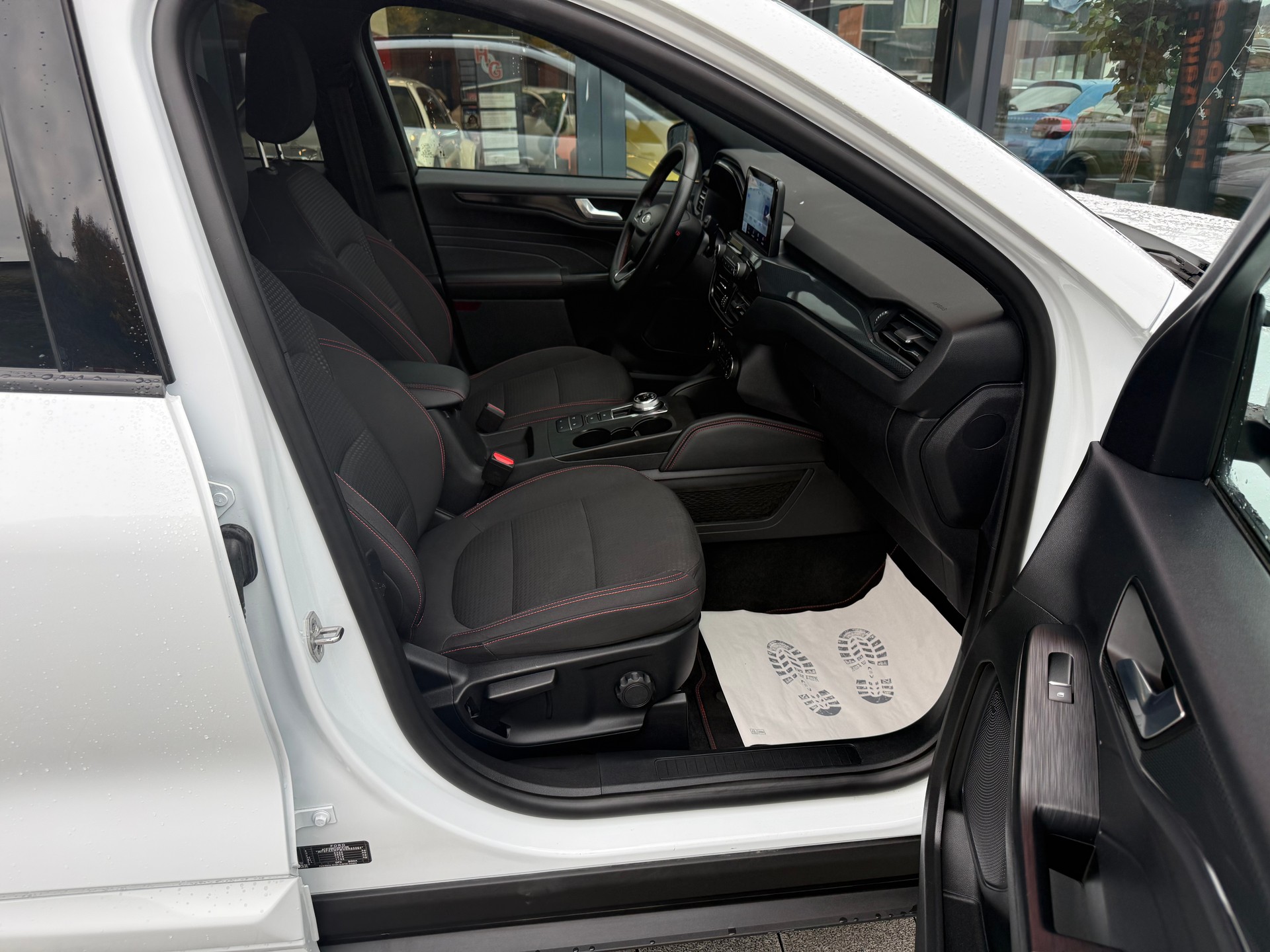 FORD Kuga 2.5 PHEV ST-Line 2WD-image-10