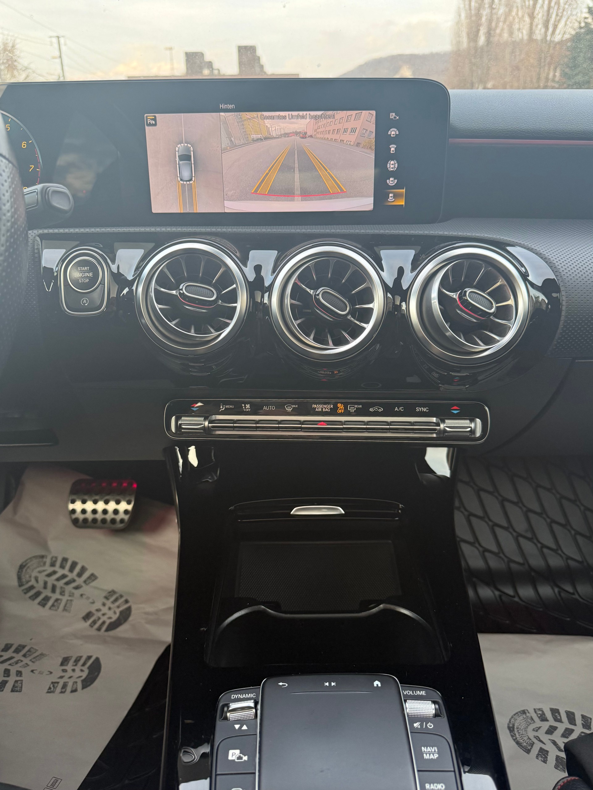 MERCEDES-BENZ A 180 AMG Line 7G-DCT-image-7