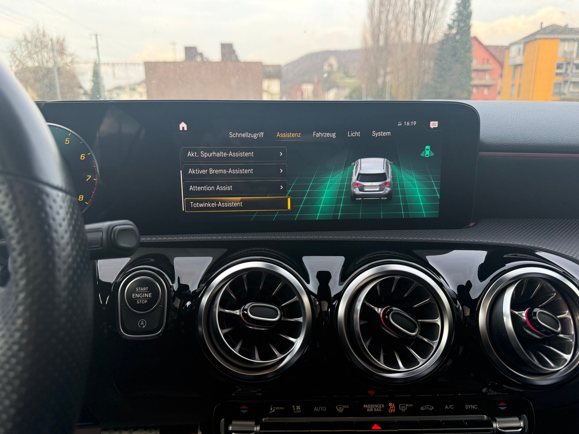 MERCEDES-BENZ A 180 AMG Line 7G-DCT-image-8