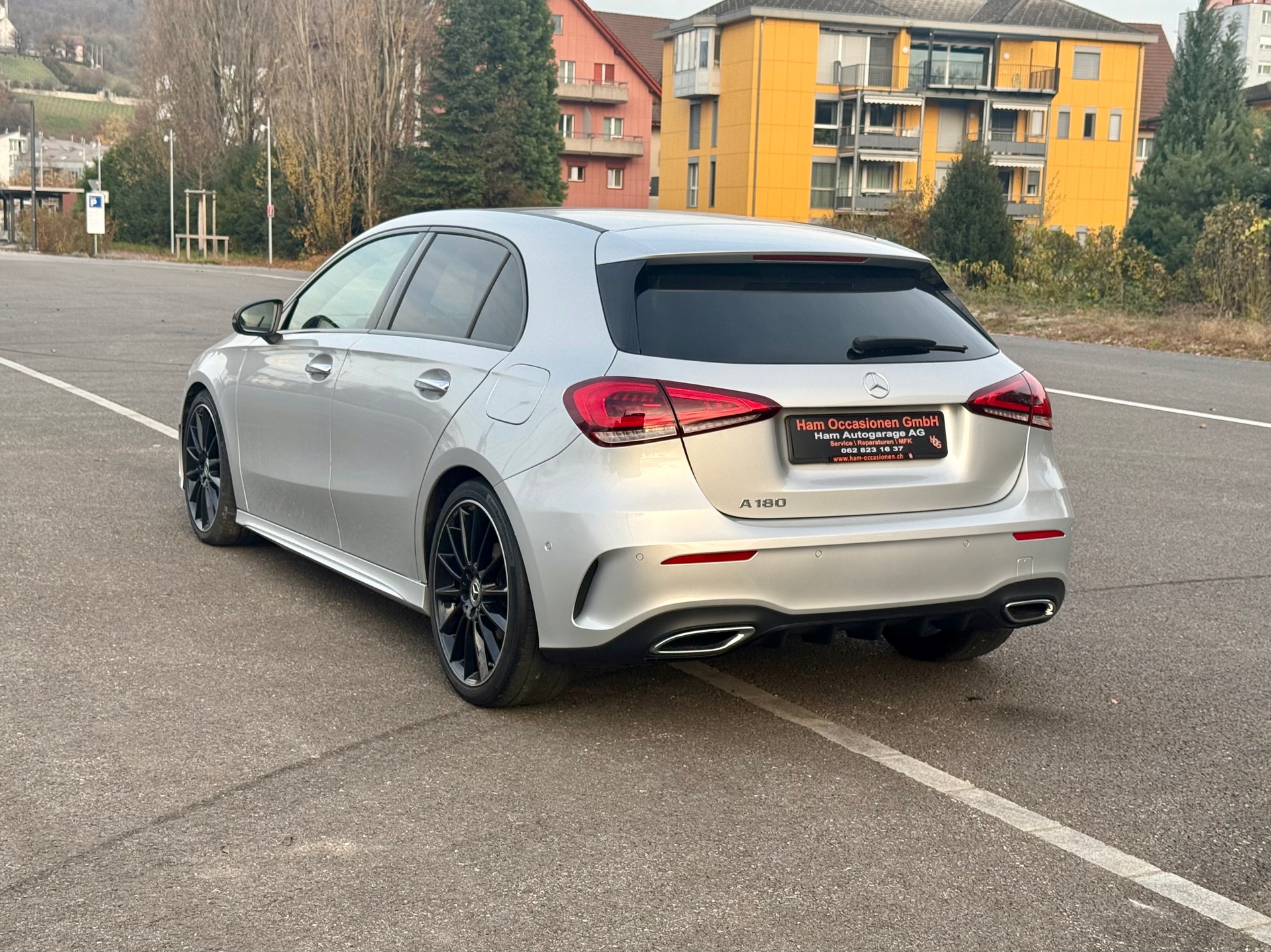 MERCEDES-BENZ A 180 AMG Line 7G-DCT-image-2