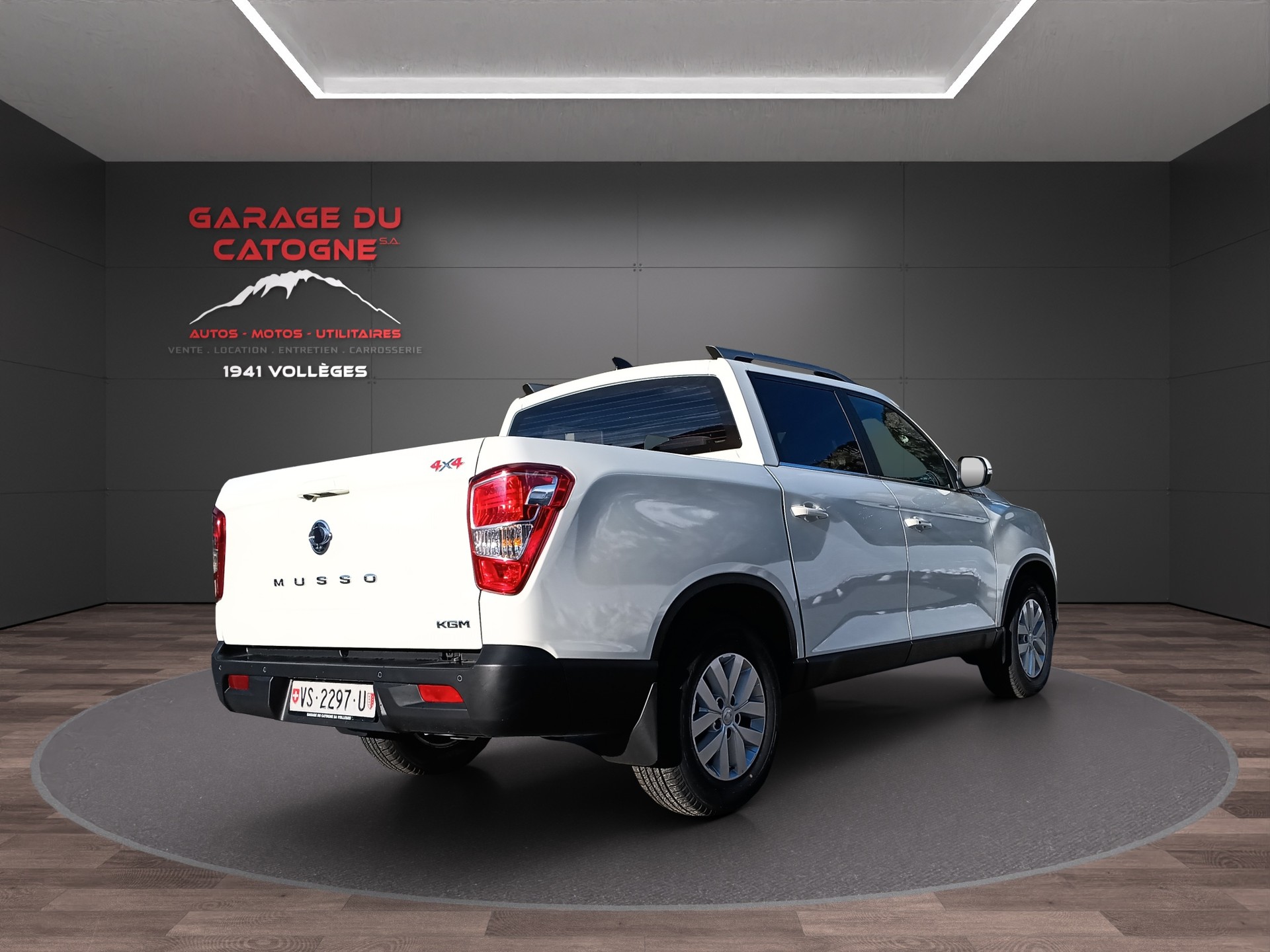 KGM-SsangYong Musso 2.2 Platinum 4WD A-showroom-element-3