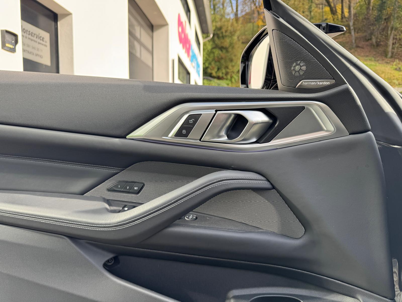 BMW M4 Cabrio Competition M xDrive-image-7
