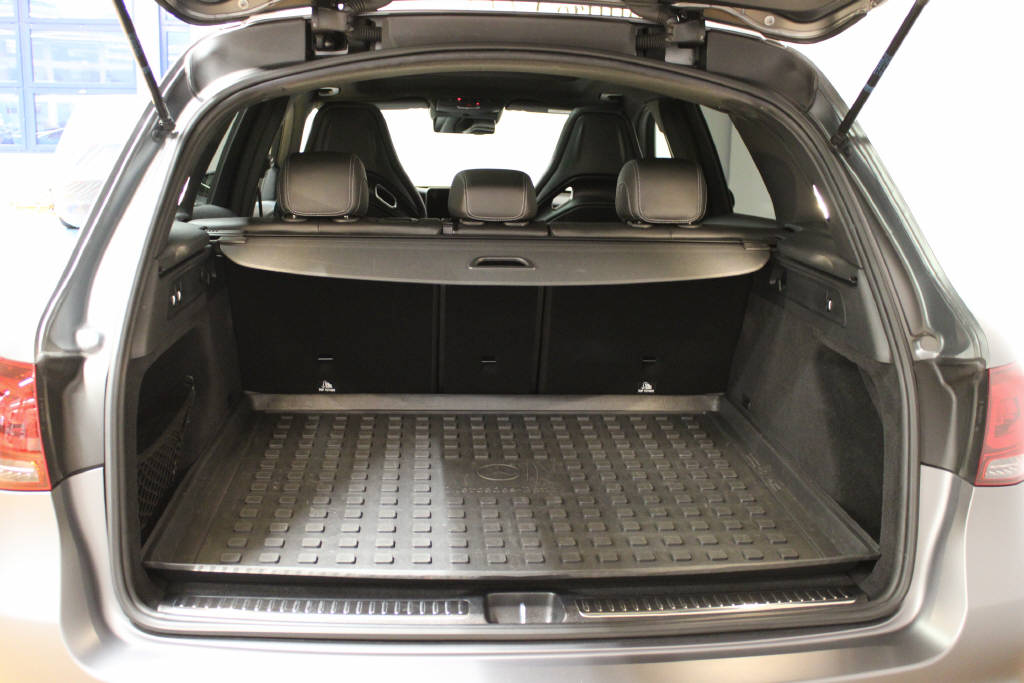 MERCEDES-BENZ GLC 63 AMG 4Matic+-image-4