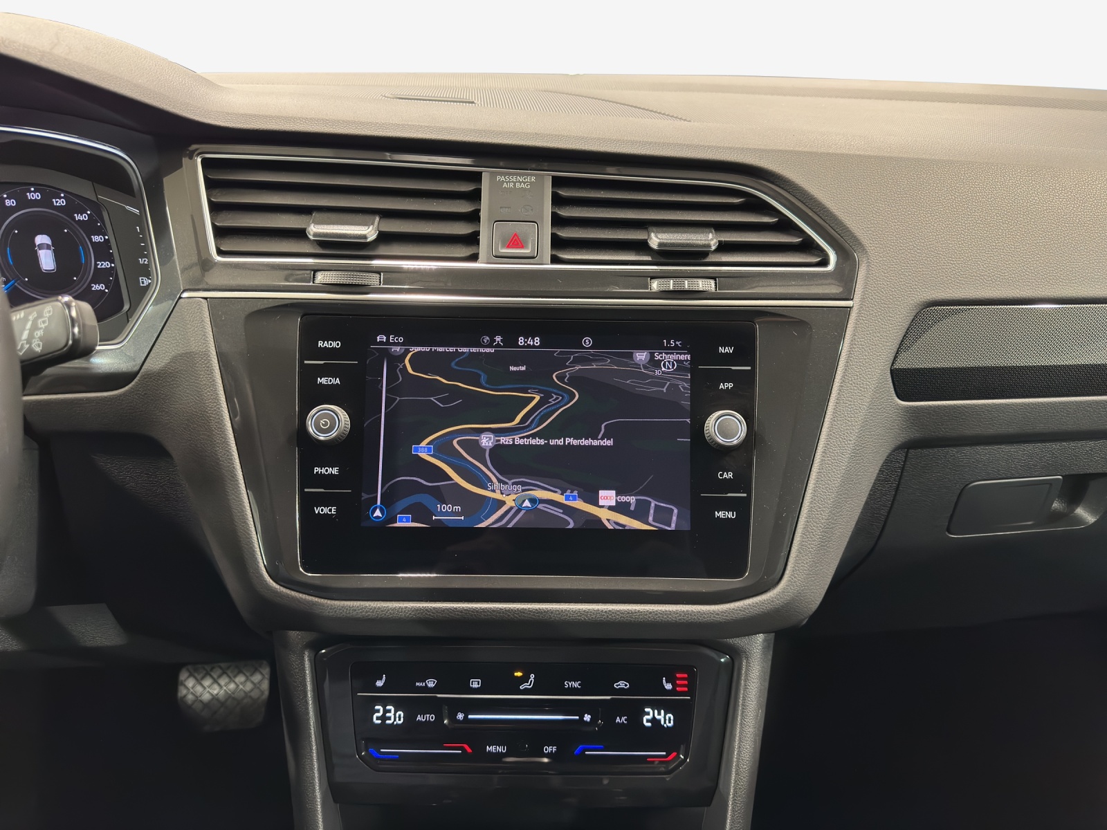 VW Tiguan 2.0 TDI SCR Elegance 4Motion DSG-image-10