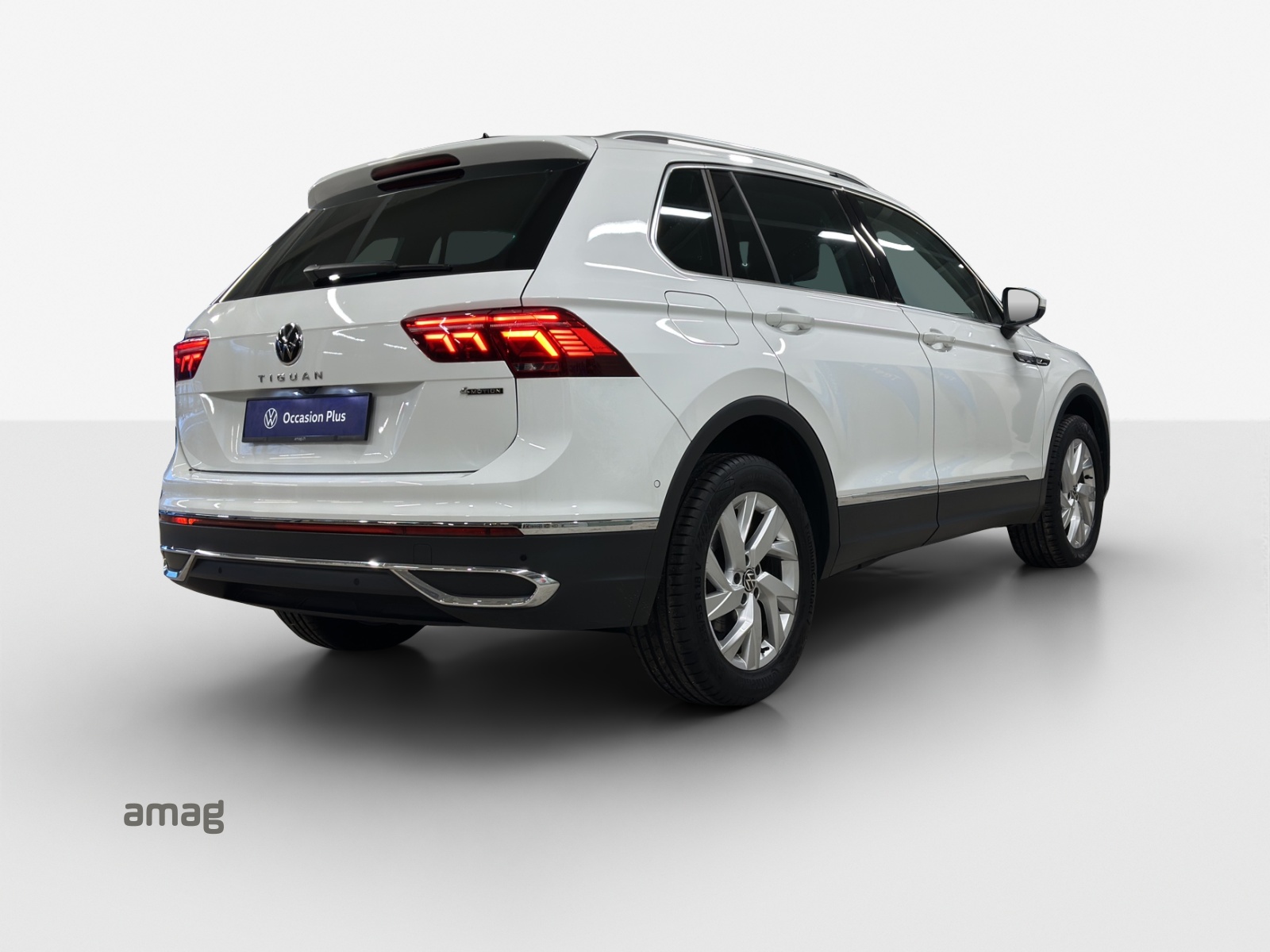 VW Tiguan 2.0 TDI SCR Elegance 4Motion DSG-image-4