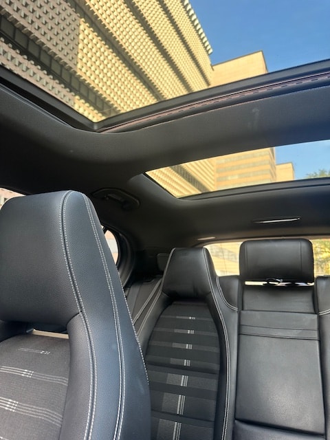 MERCEDES-BENZ GLA 200 Night Star 7G-DCT-image-11