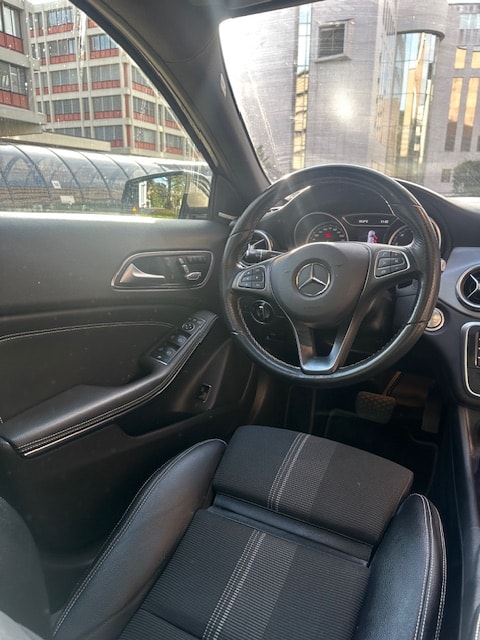 MERCEDES-BENZ GLA 200 Night Star 7G-DCT-image-5