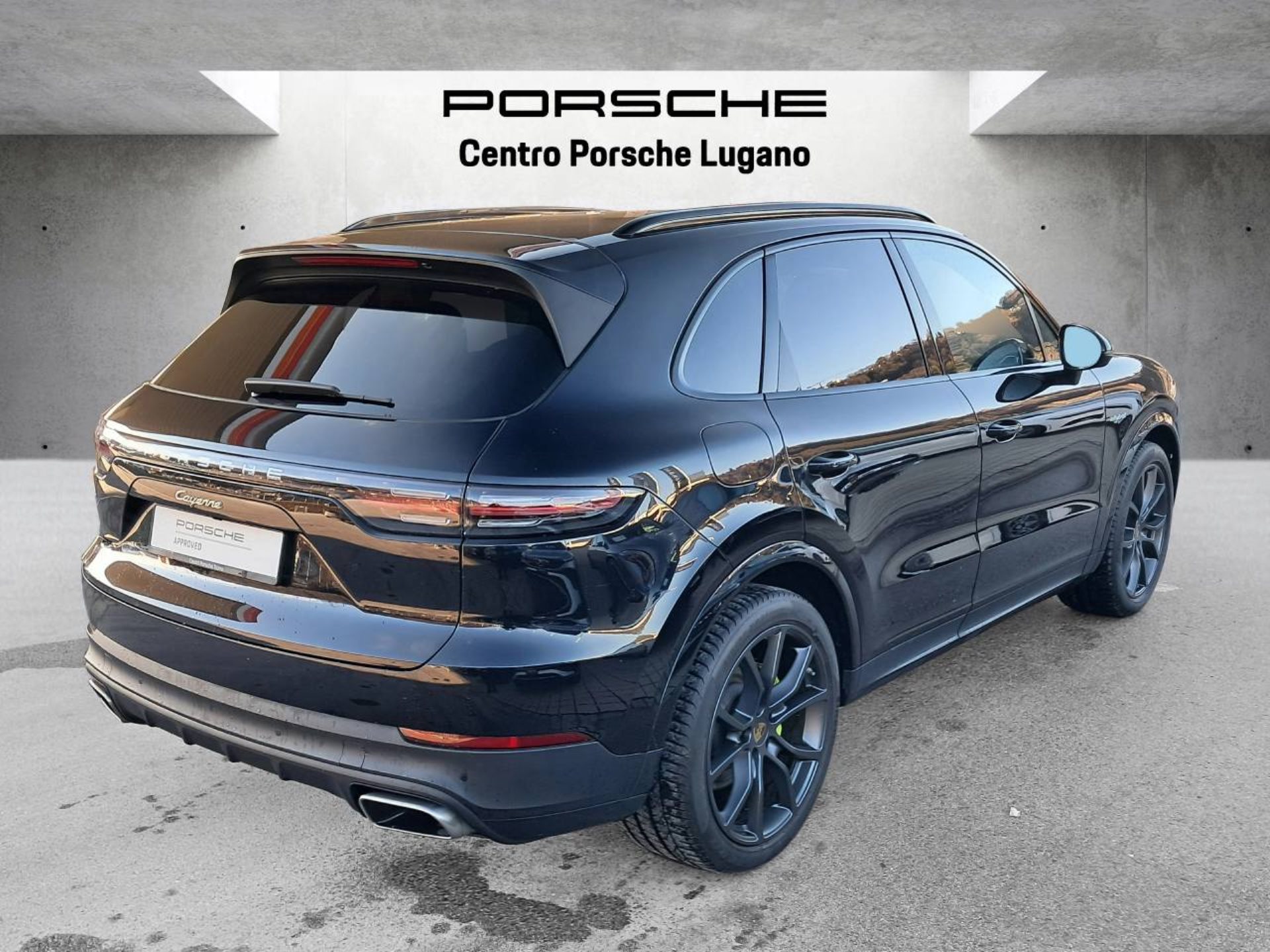 PORSCHE Cayenne E-Hybrid (MY22)-image-7