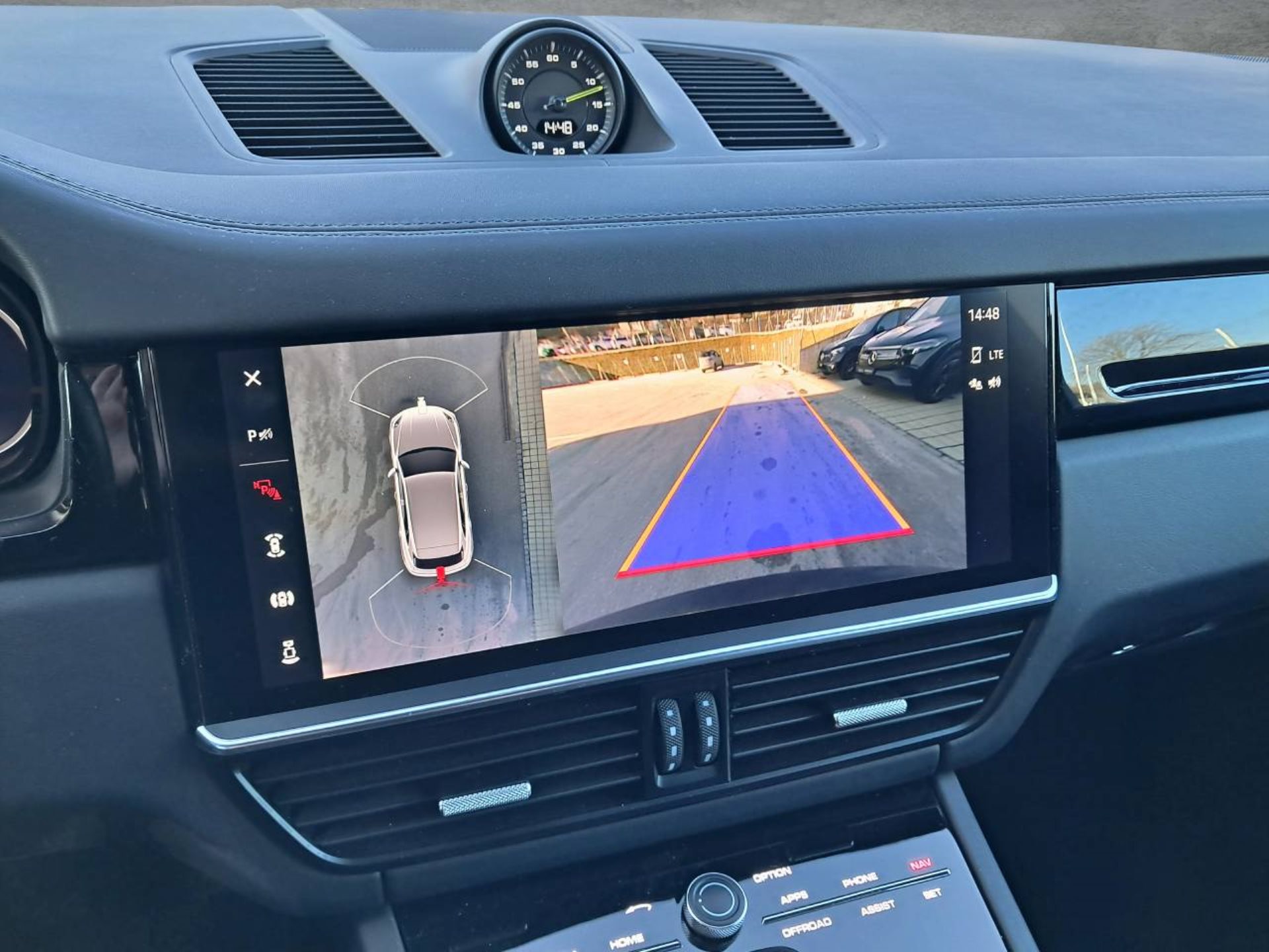 PORSCHE Cayenne E-Hybrid (MY22)-image-21