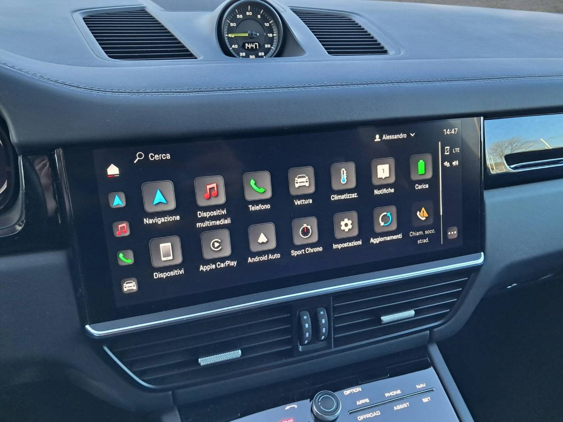 PORSCHE Cayenne E-Hybrid (MY22)-image-19