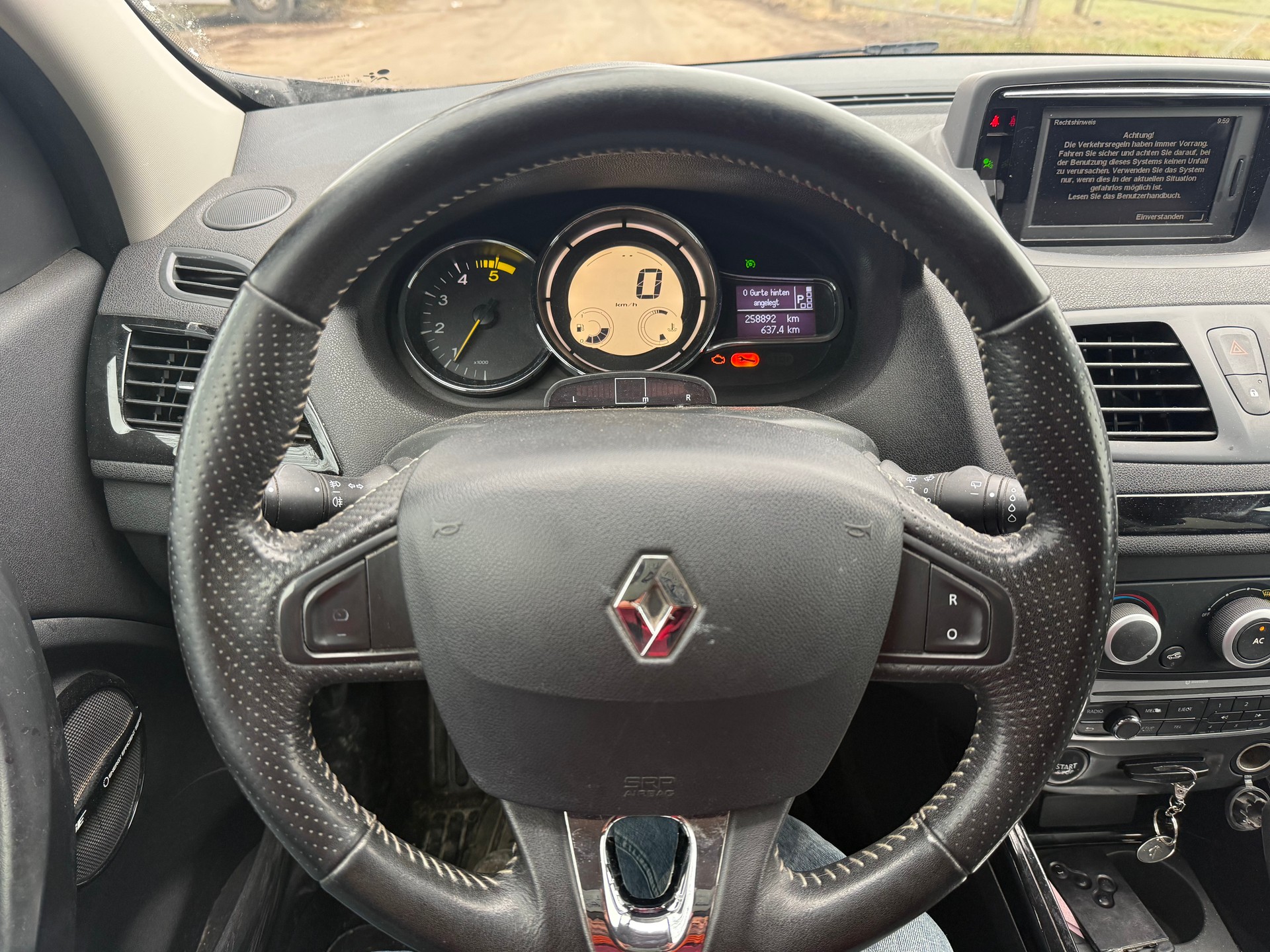 RENAULT Mégane 1.5 dCi Bose EDC-image-10