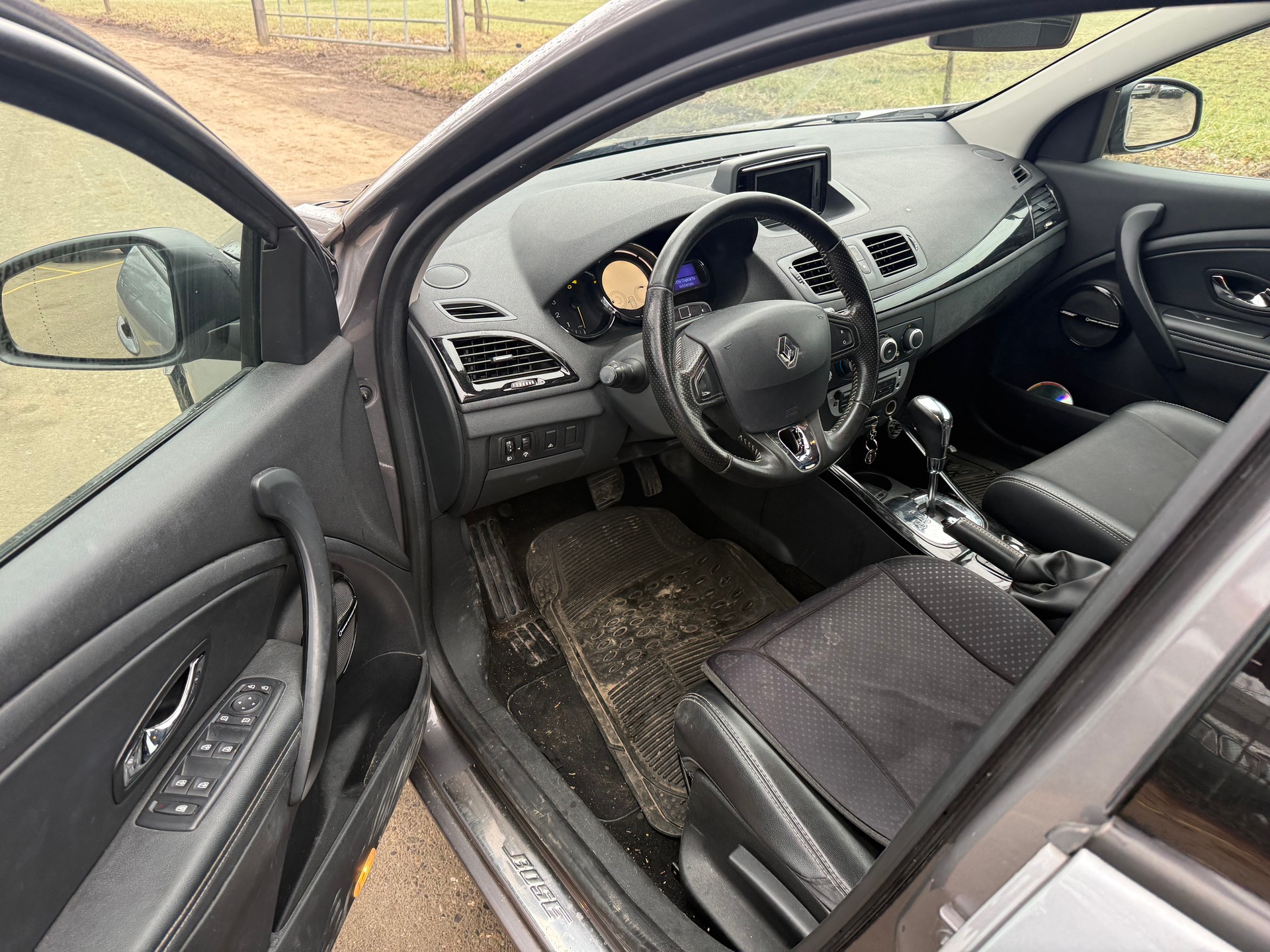 RENAULT Mégane 1.5 dCi Bose EDC-image-9