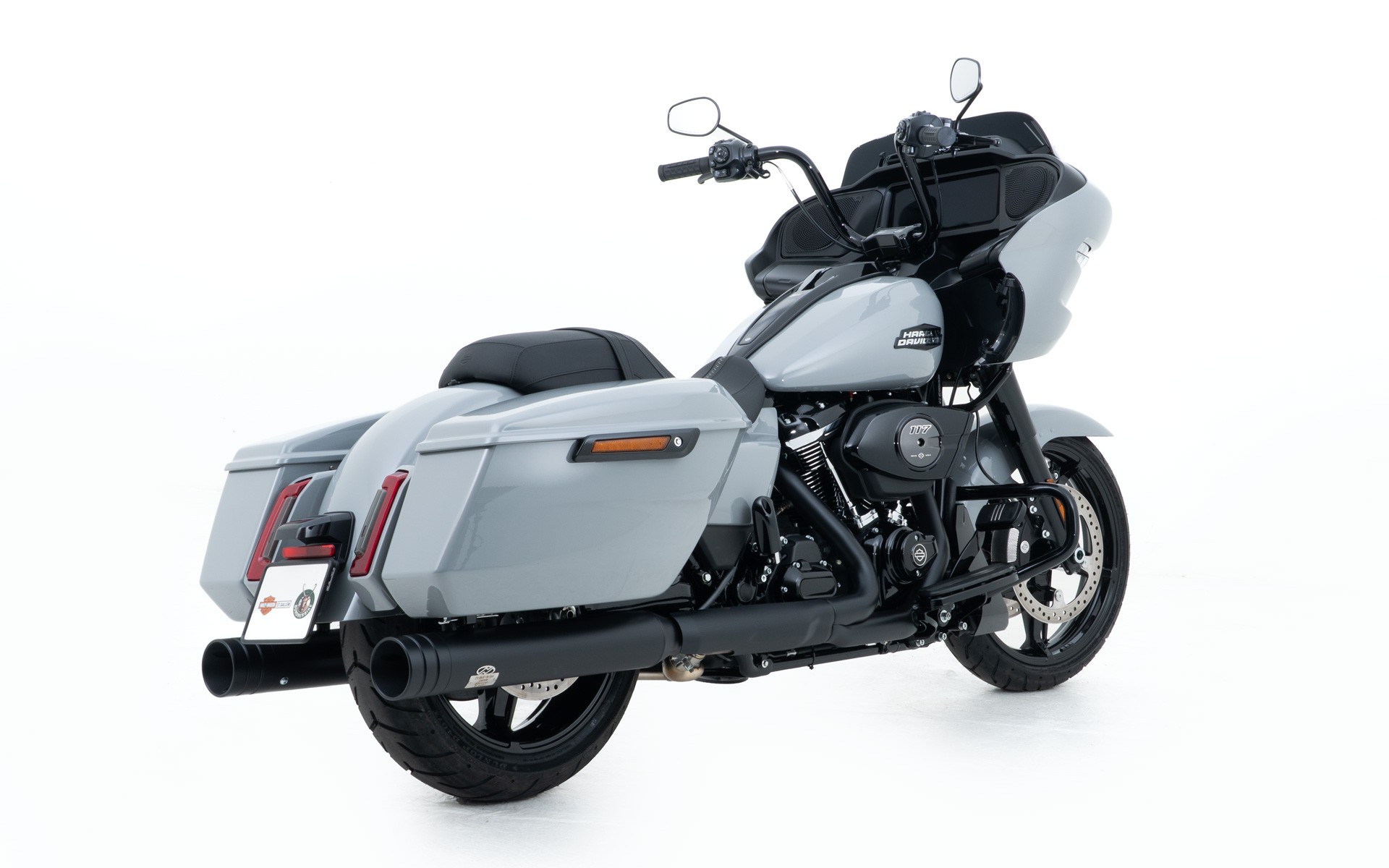 HARLEY-DAVIDSON FLTRX Road Glide Black Finish 117-showroom-element-2