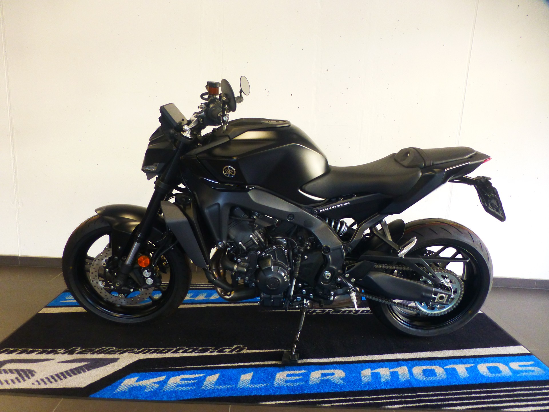 YAMAHA MT-09 Platin Edition-showroom-element-1