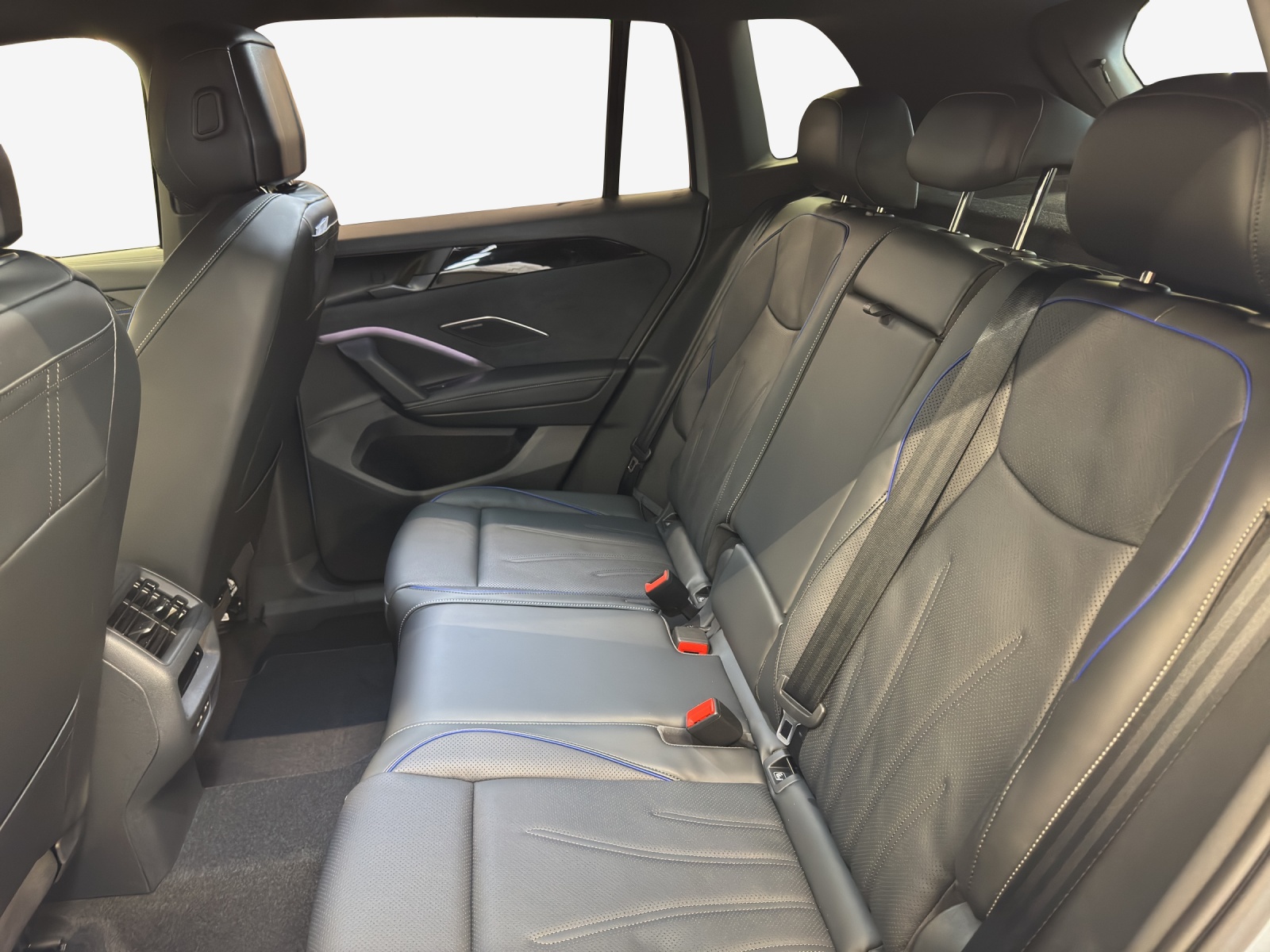 VW Tiguan 2.0 TSI DSG R-Line 4Motion-image-11