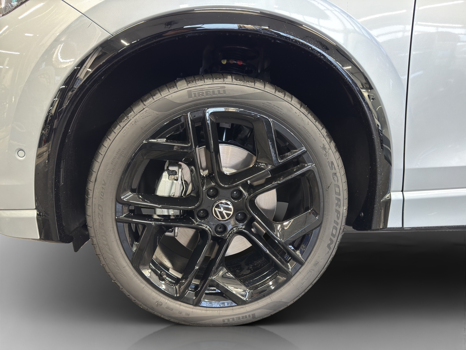VW Tiguan 2.0 TSI DSG R-Line 4Motion-image-13