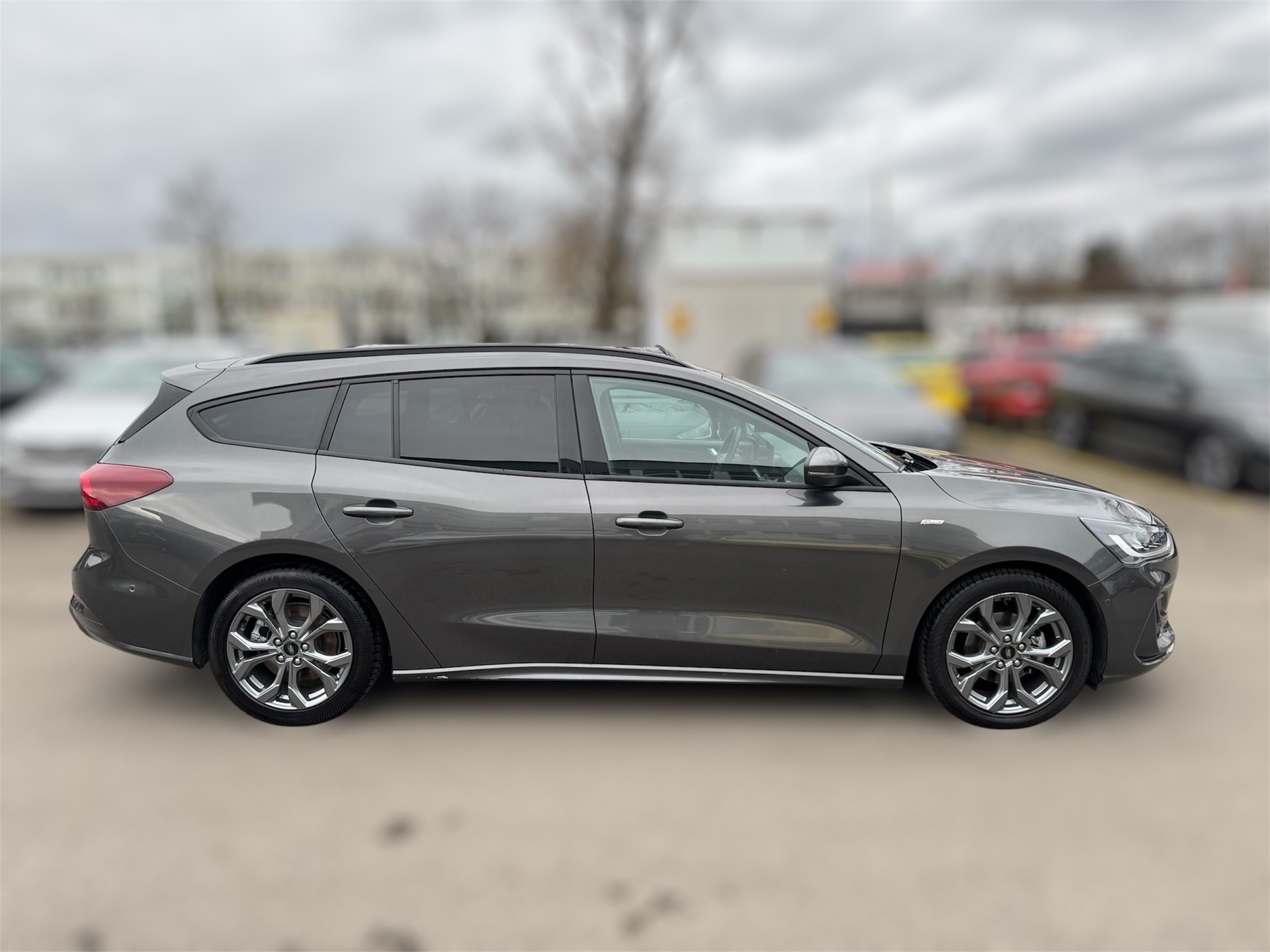FORD Focus 1.0 MHEV ST-Line Vignale Automat-image-2
