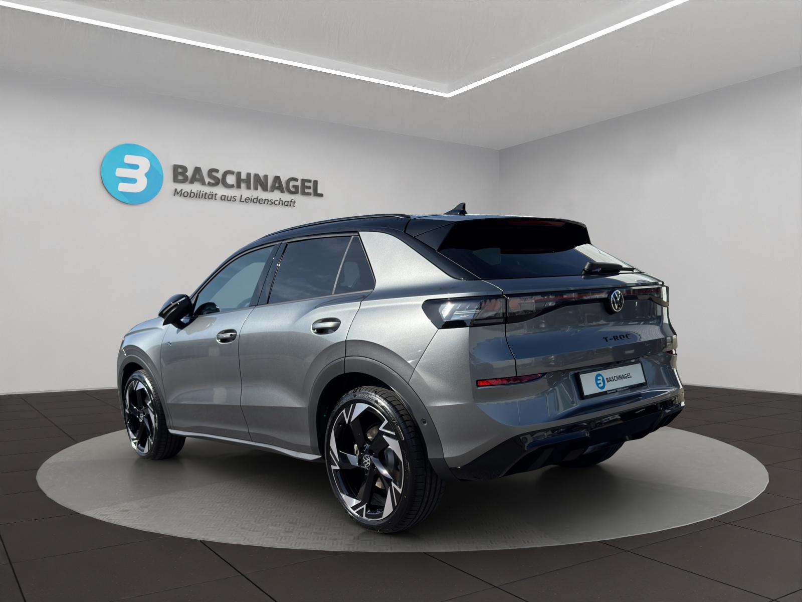 VW T-Roc 1.5 eTSI mHEV R-Line DSG-image-2