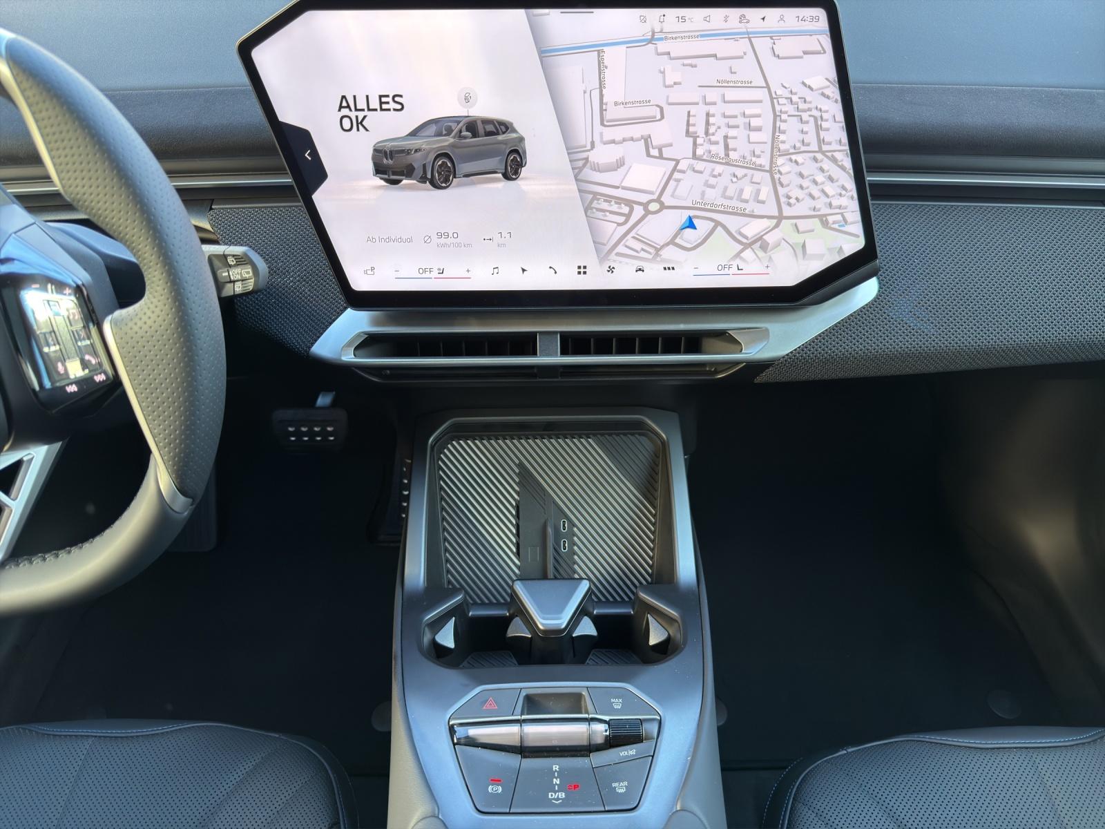 BMW iX3 50 xDrive-image-12