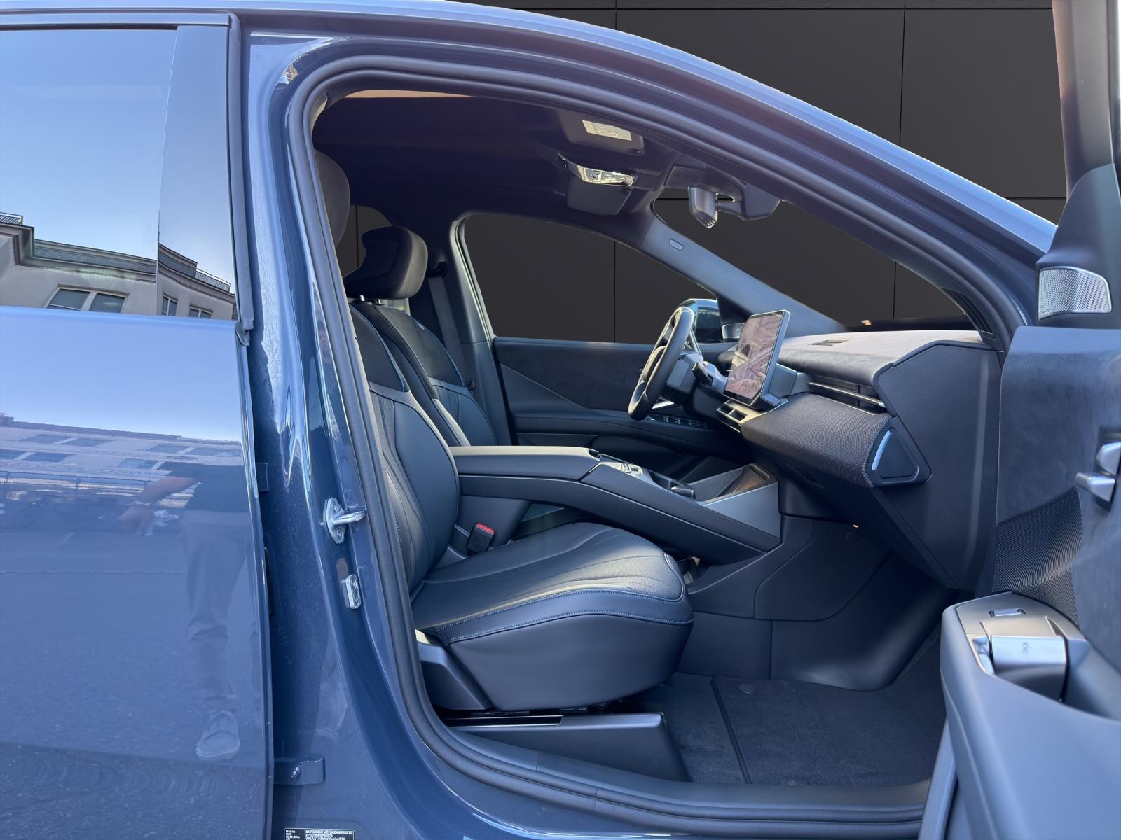BMW iX3 50 xDrive-image-19