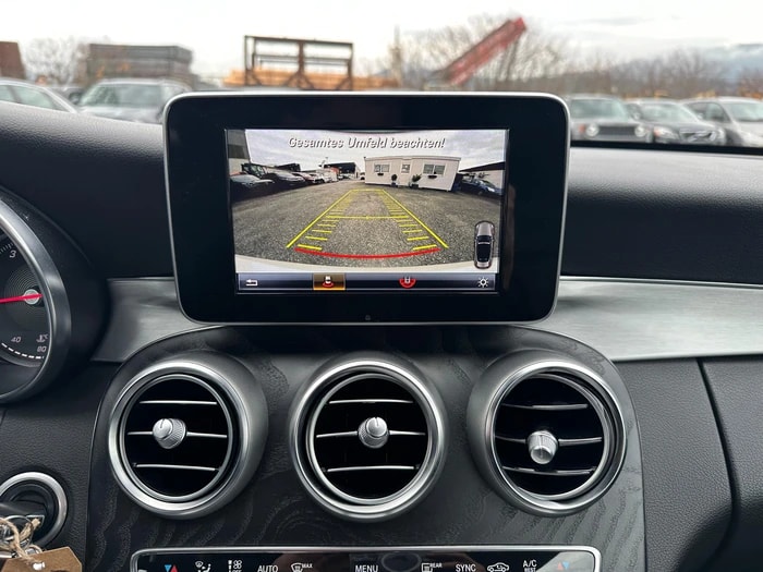 MERCEDES-BENZ C 250 Cabriolet AMG Line 9G-Tronic-image-9