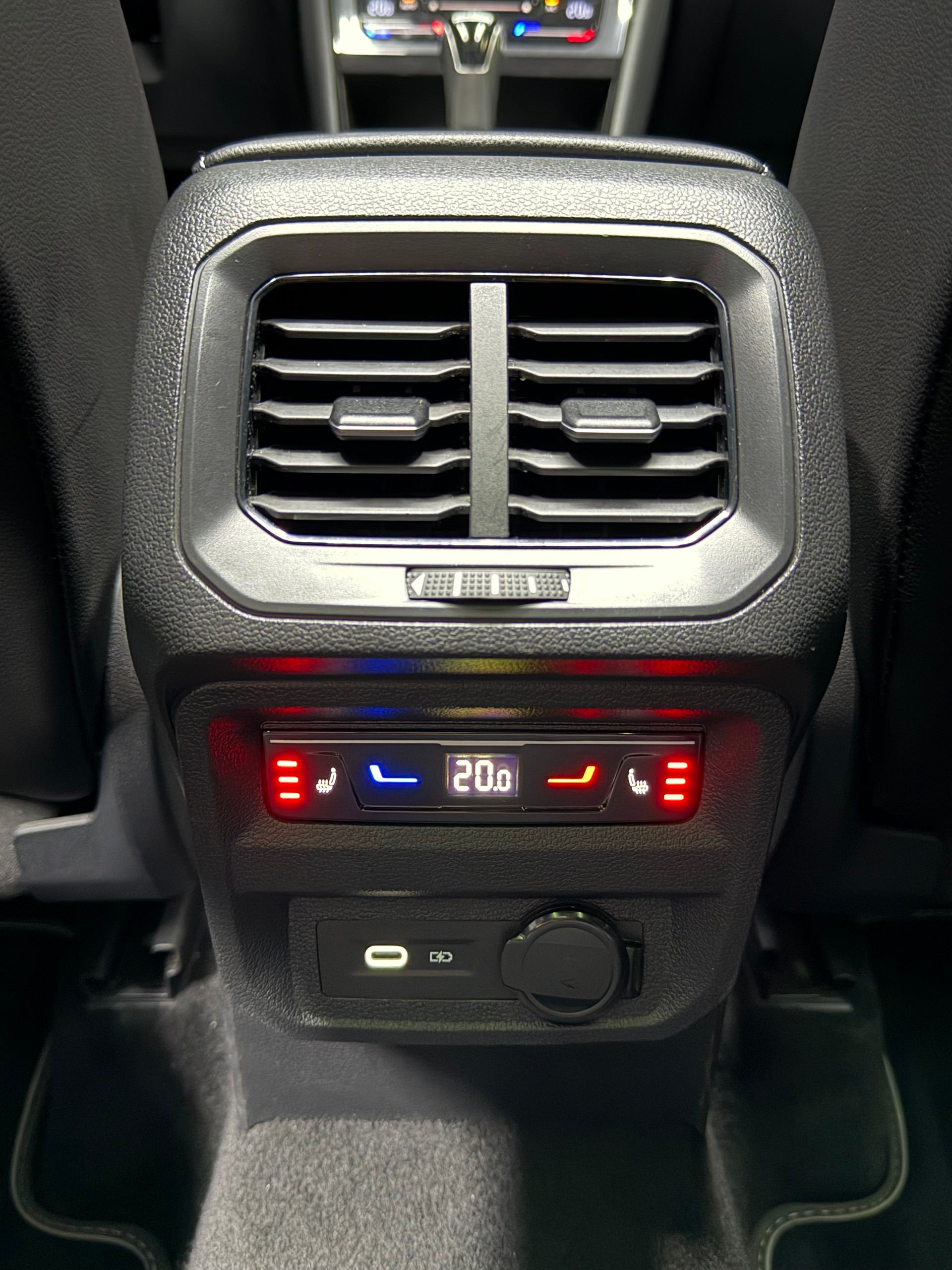 VW Tiguan 2.0TSI R-Line 4Motion DSG-image-22
