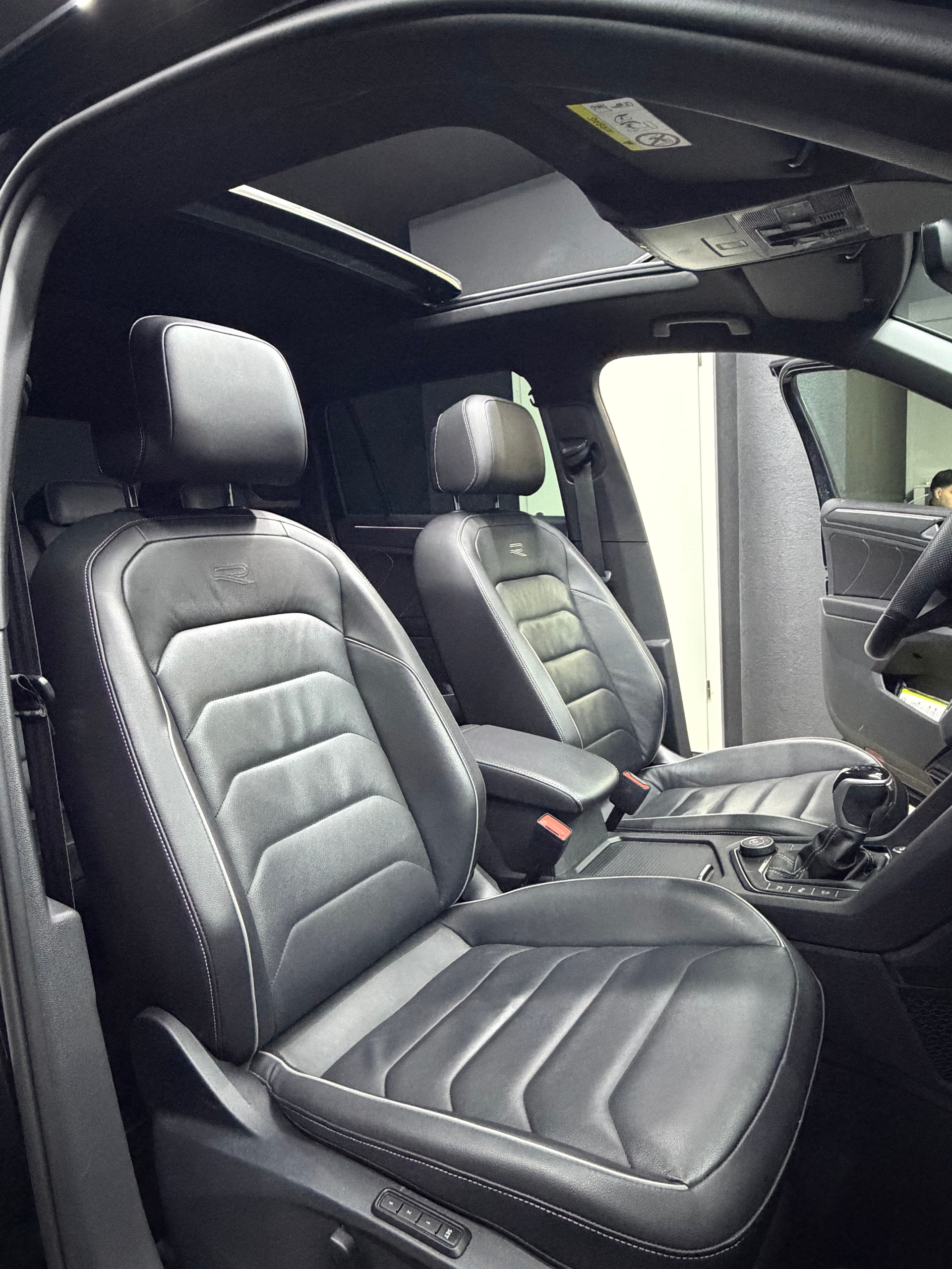 VW Tiguan 2.0TSI R-Line 4Motion DSG-image-14