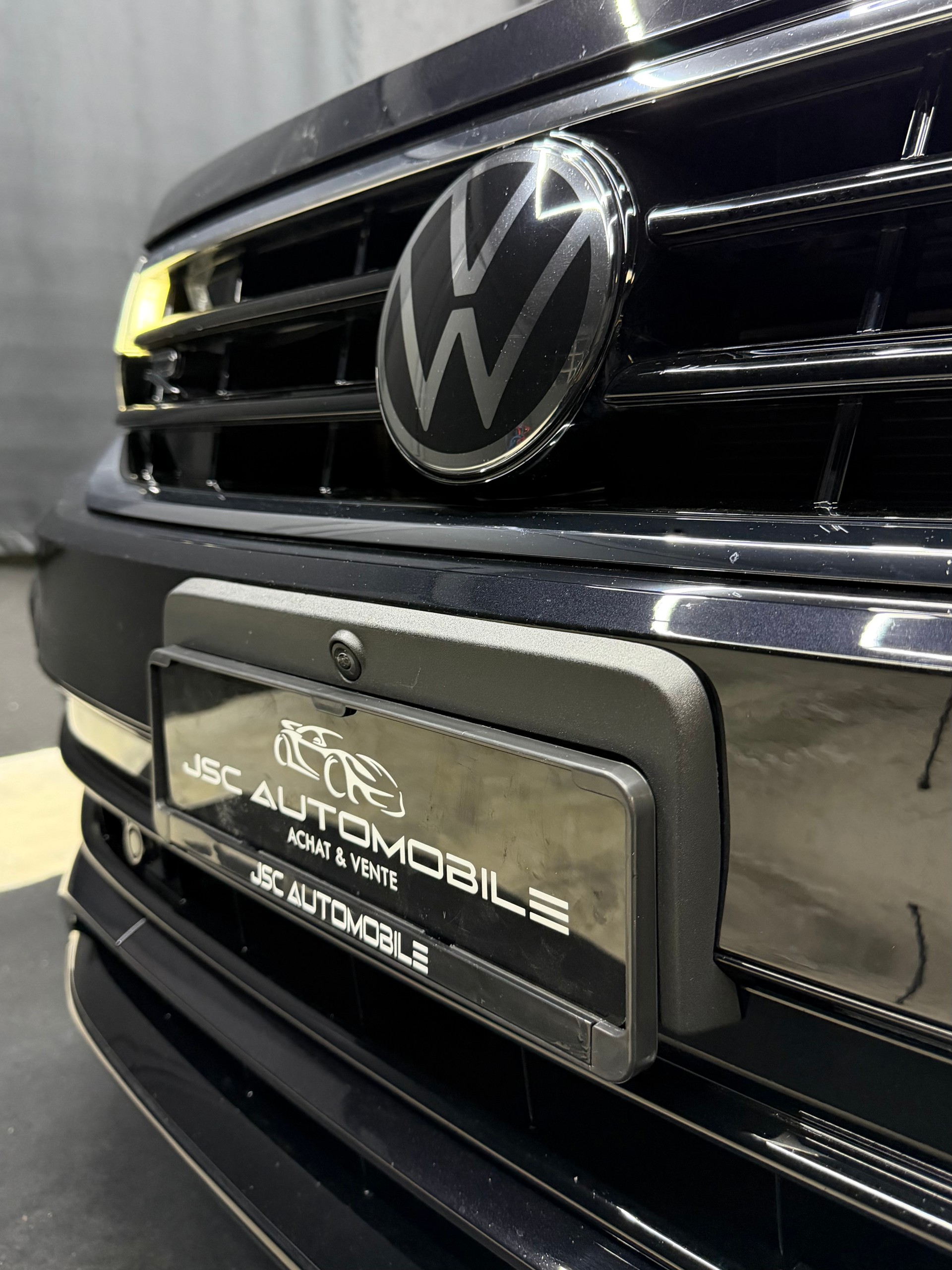 VW Tiguan 2.0TSI R-Line 4Motion DSG-image-4