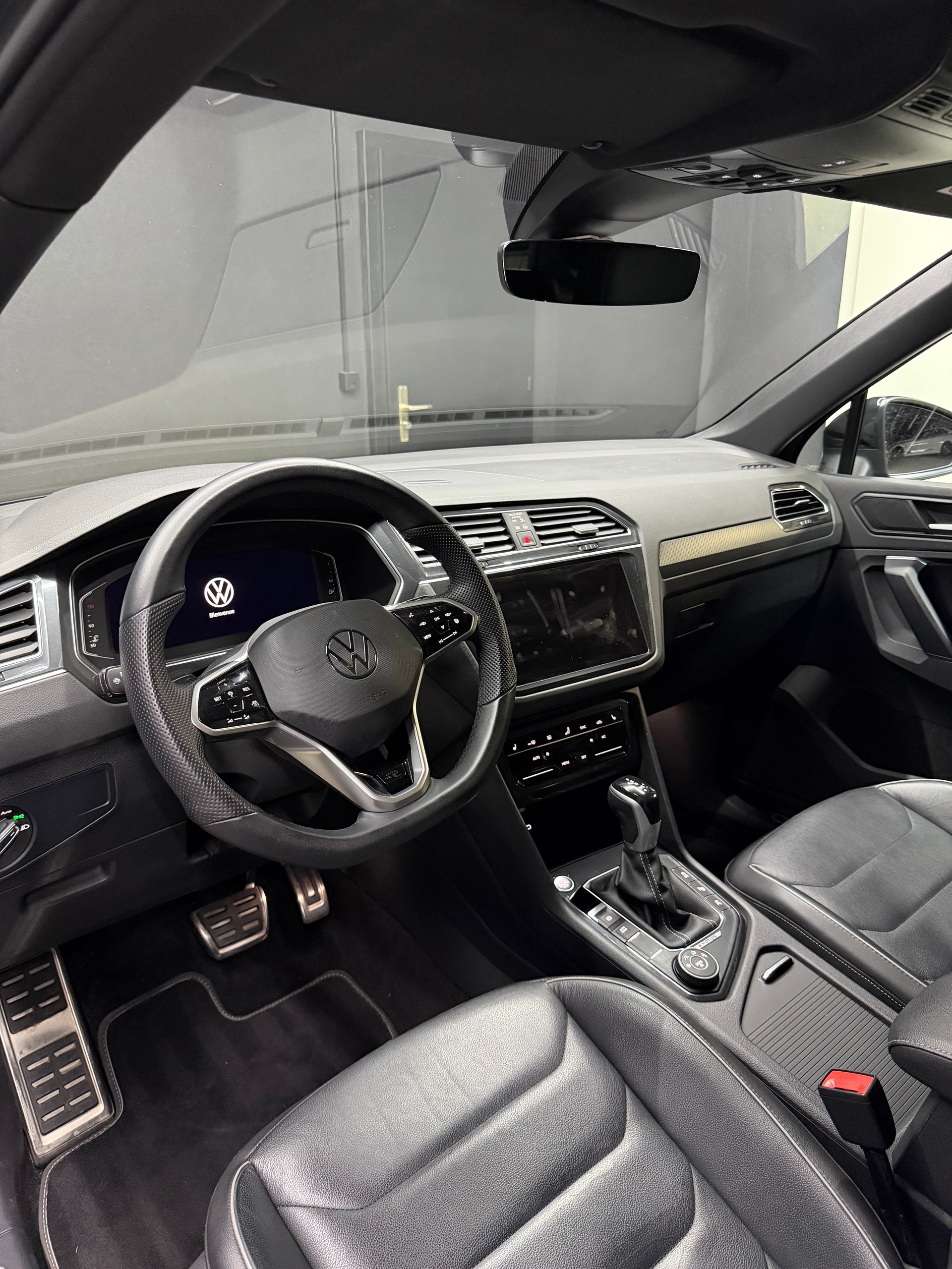 VW Tiguan 2.0TSI R-Line 4Motion DSG-image-10