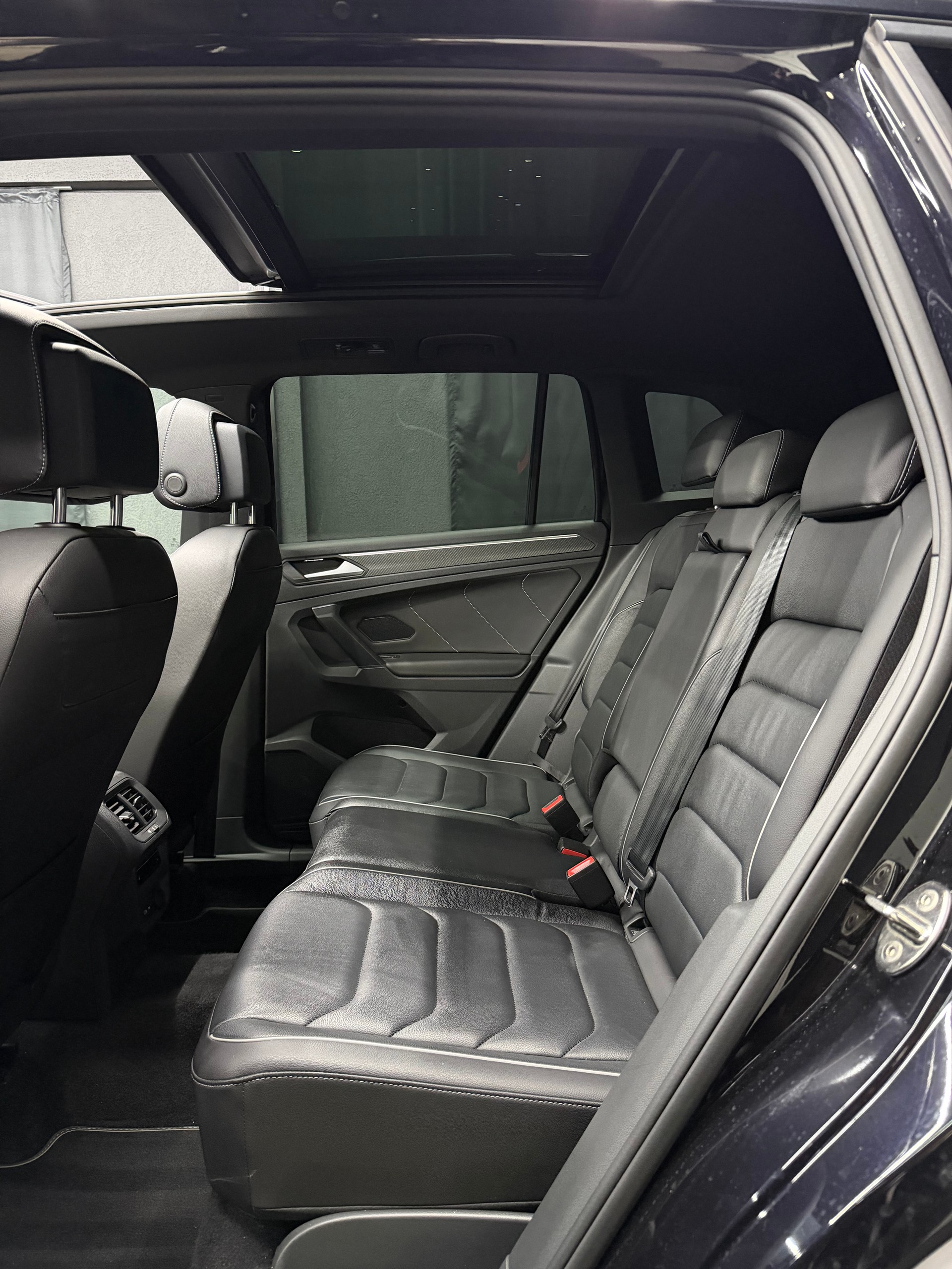 VW Tiguan 2.0TSI R-Line 4Motion DSG-image-15