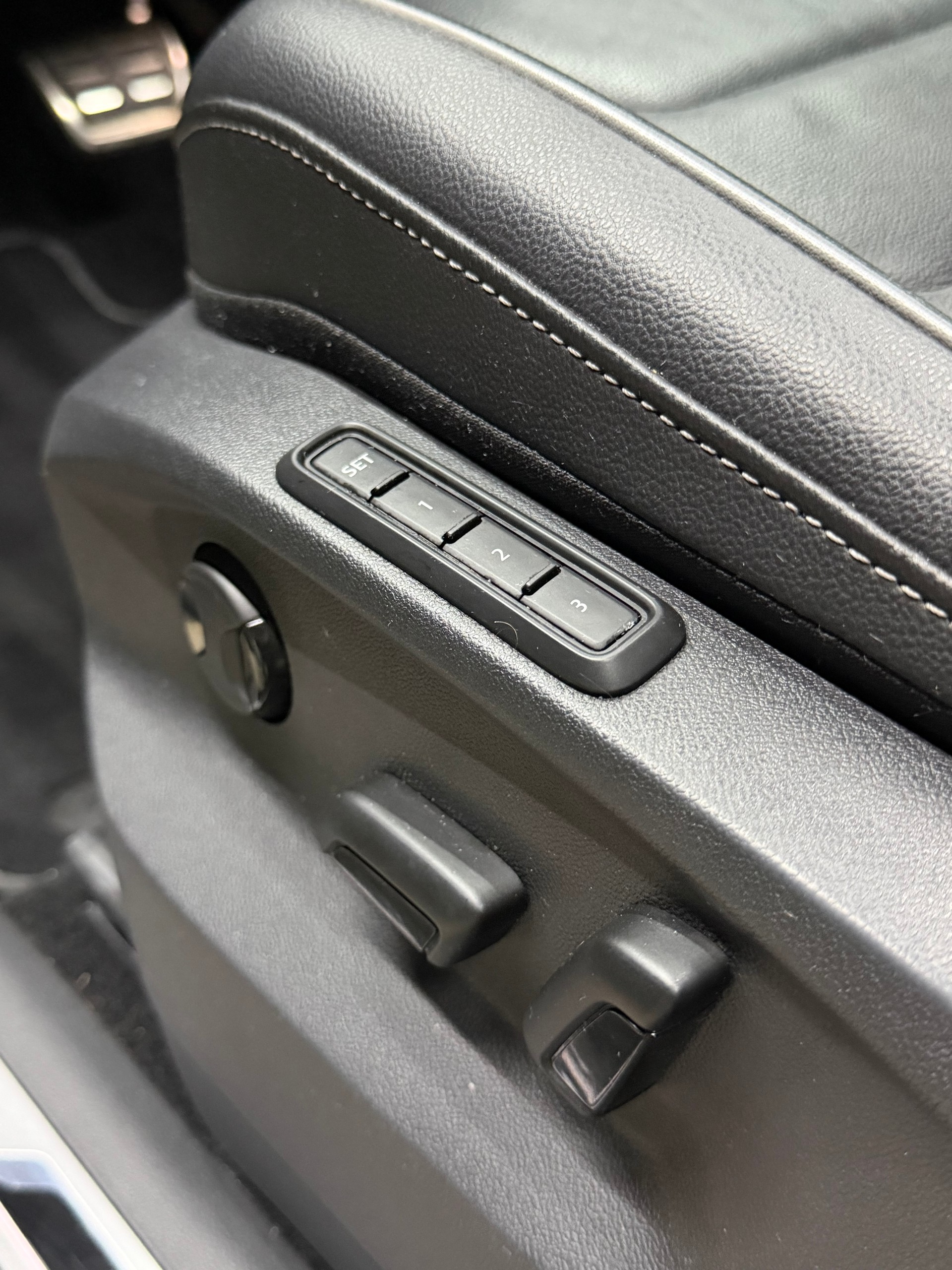 VW Tiguan 2.0TSI R-Line 4Motion DSG-image-28