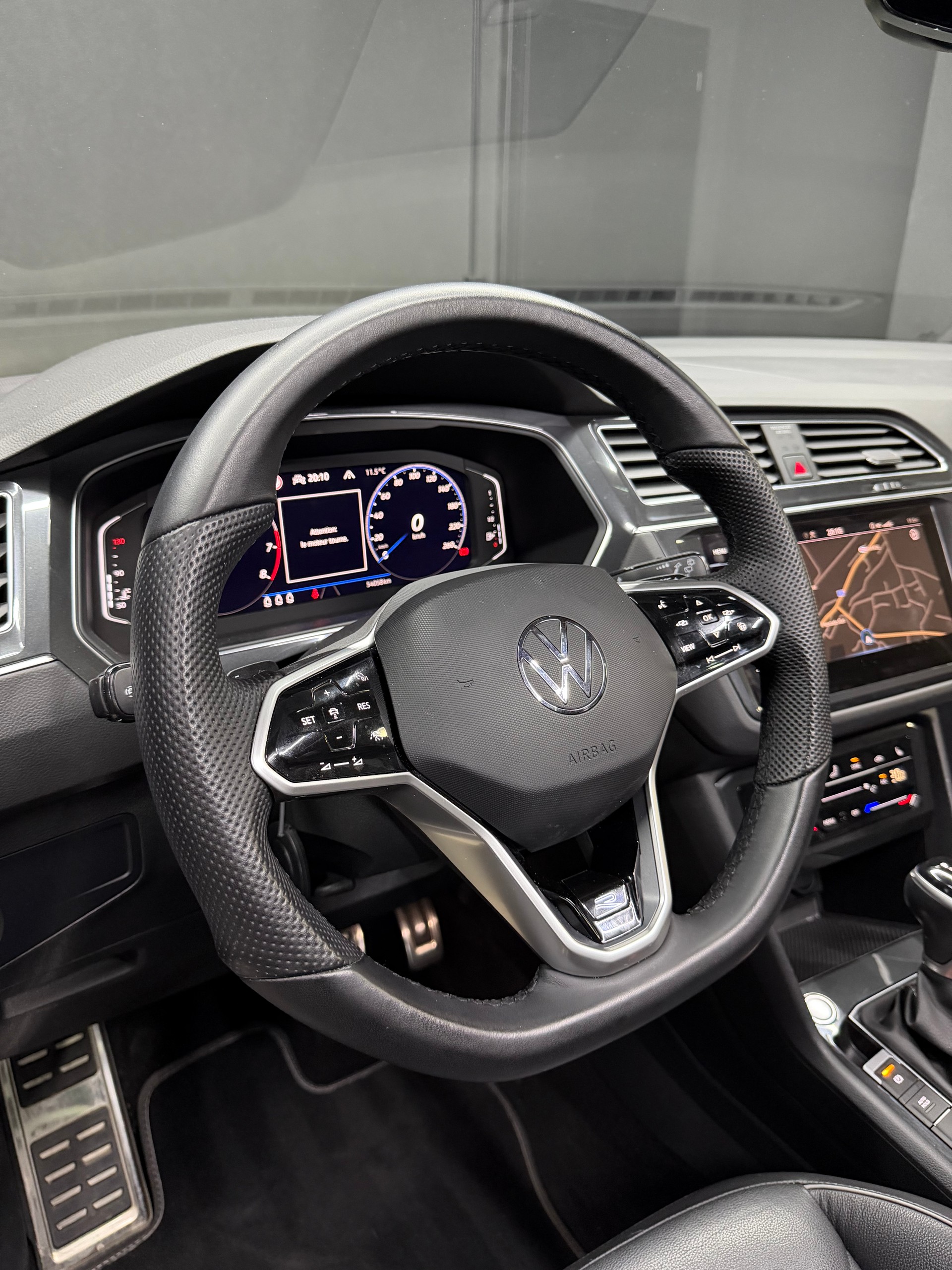 VW Tiguan 2.0TSI R-Line 4Motion DSG-image-11