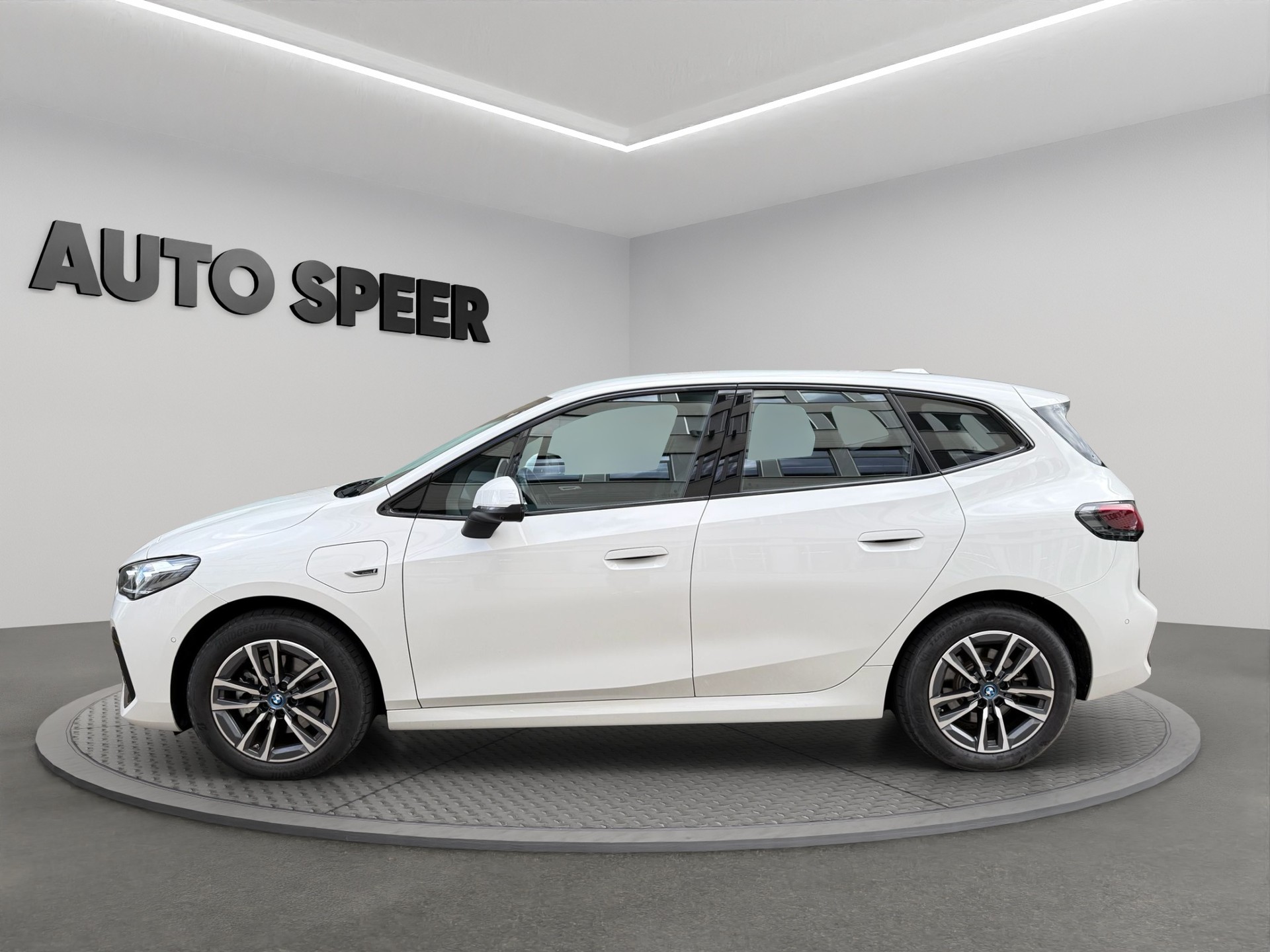 BMW 225e xDrive Active Tourer M Sport-image-1