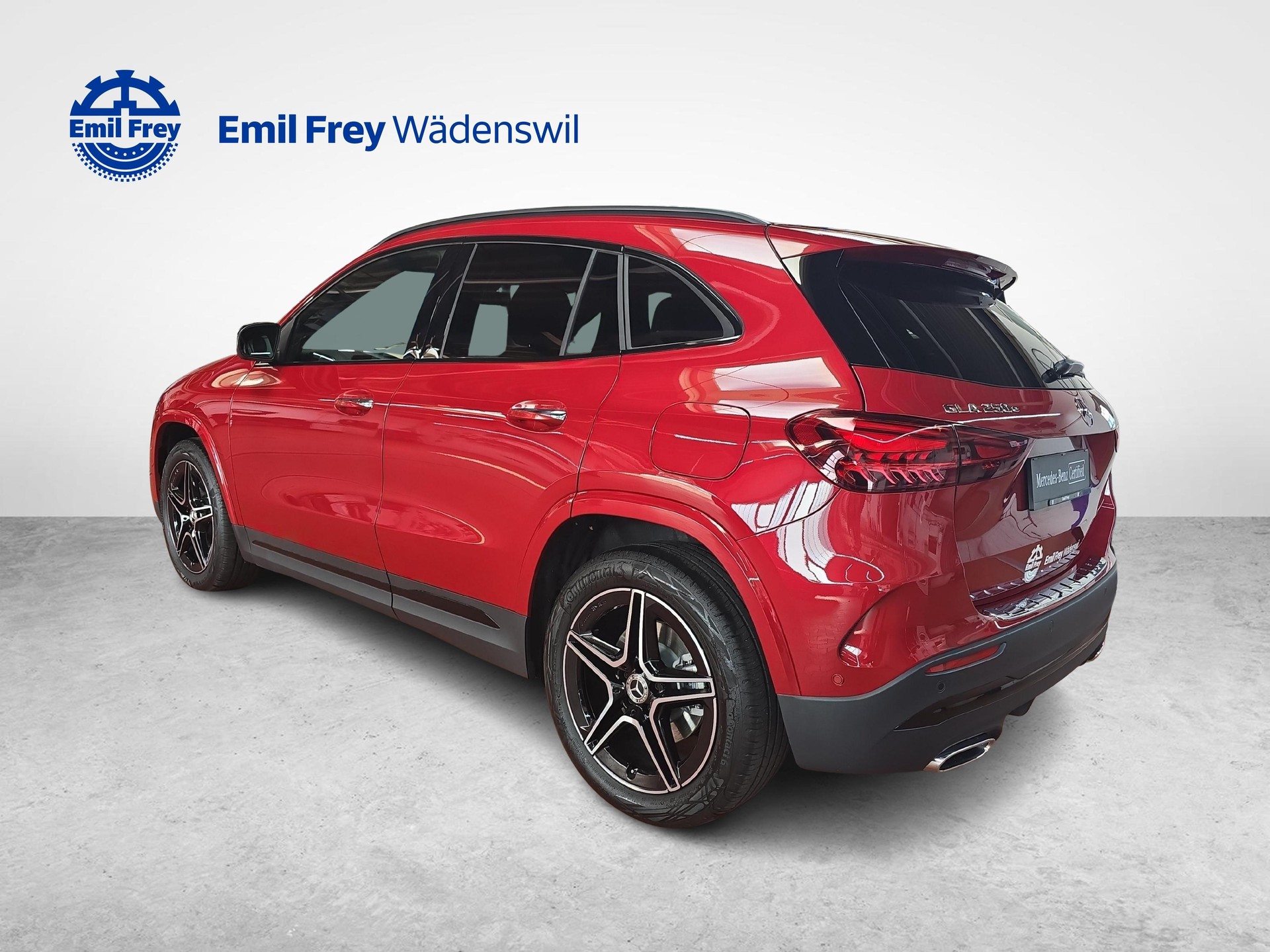 MERCEDES-BENZ GLA 250 e EQ Star AMG Line-image-2