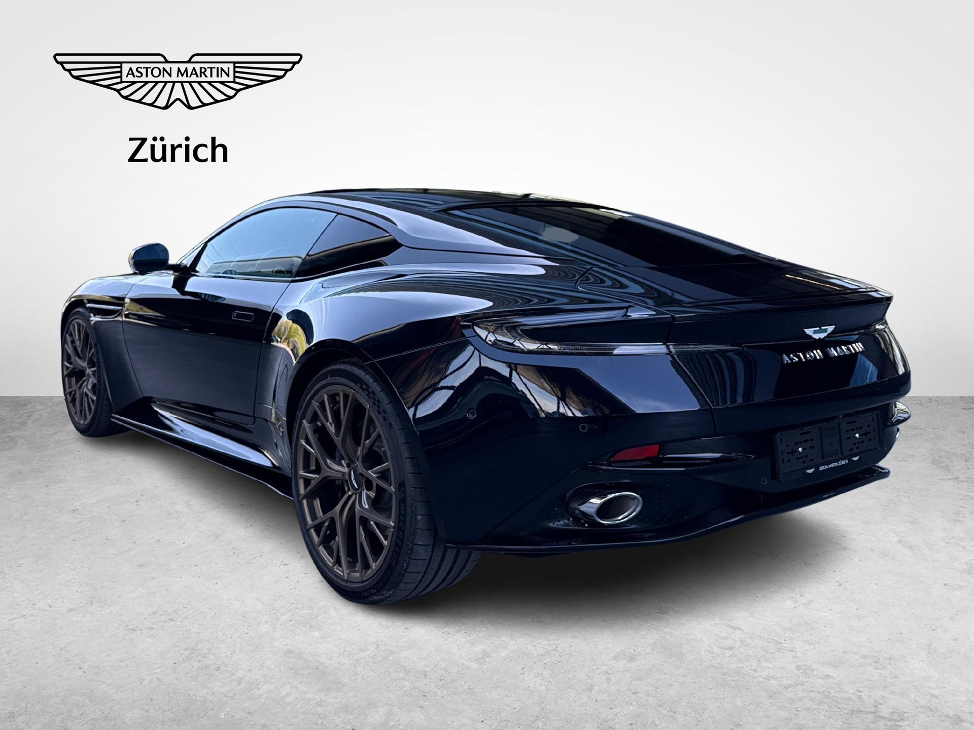 ASTON MARTIN DB12 Coupé 4.0 V8 Bi-Turbo-showroom-element-2