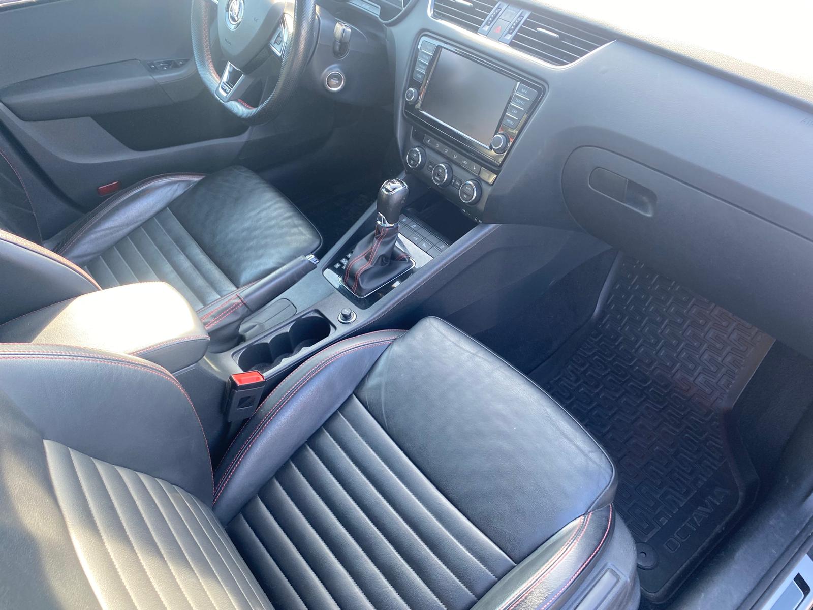 SKODA Octavia Combi 2.0 TSI RS 230 DSG-image-7