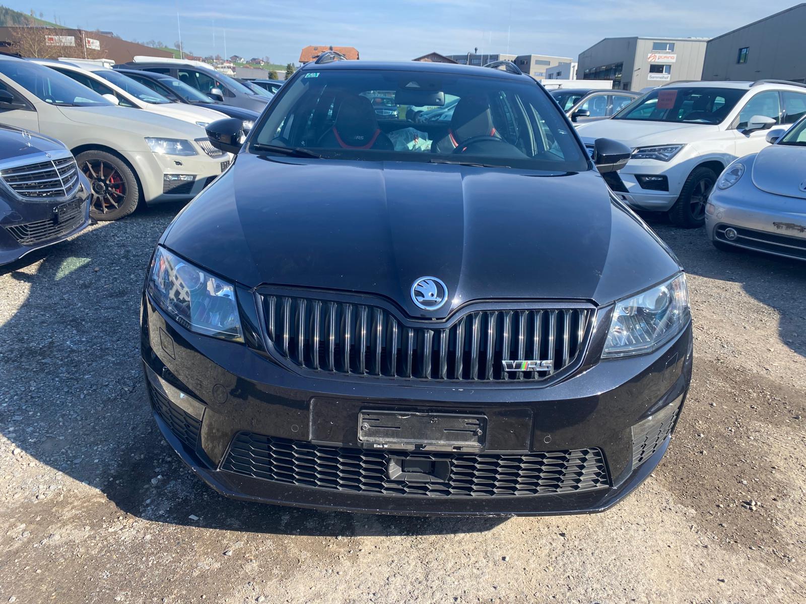 SKODA Octavia Combi 2.0 TSI RS 230 DSG-image-2
