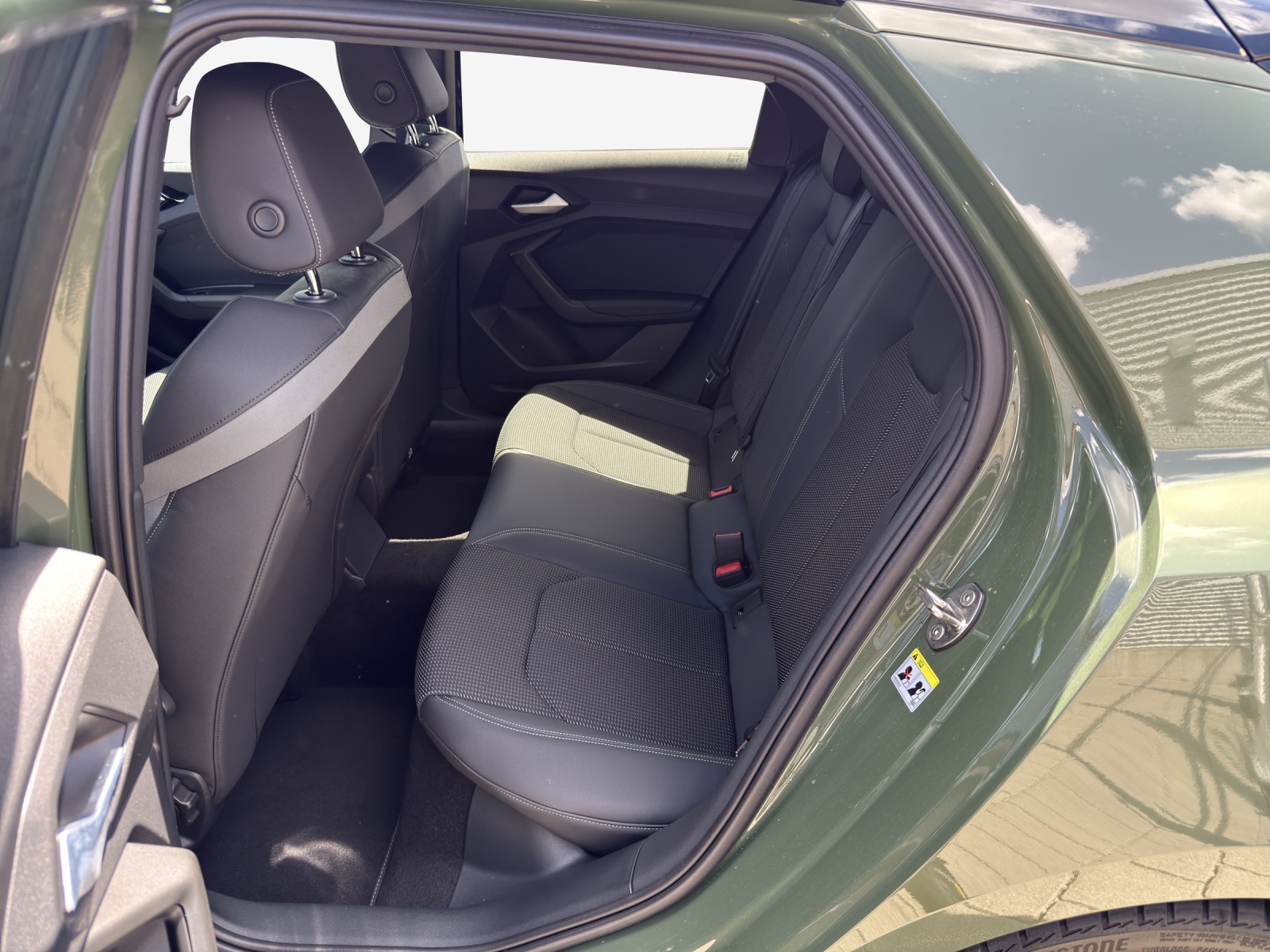 AUDI A1 Sportback 30 TFSI S Line Attraction S-tronic-image-11