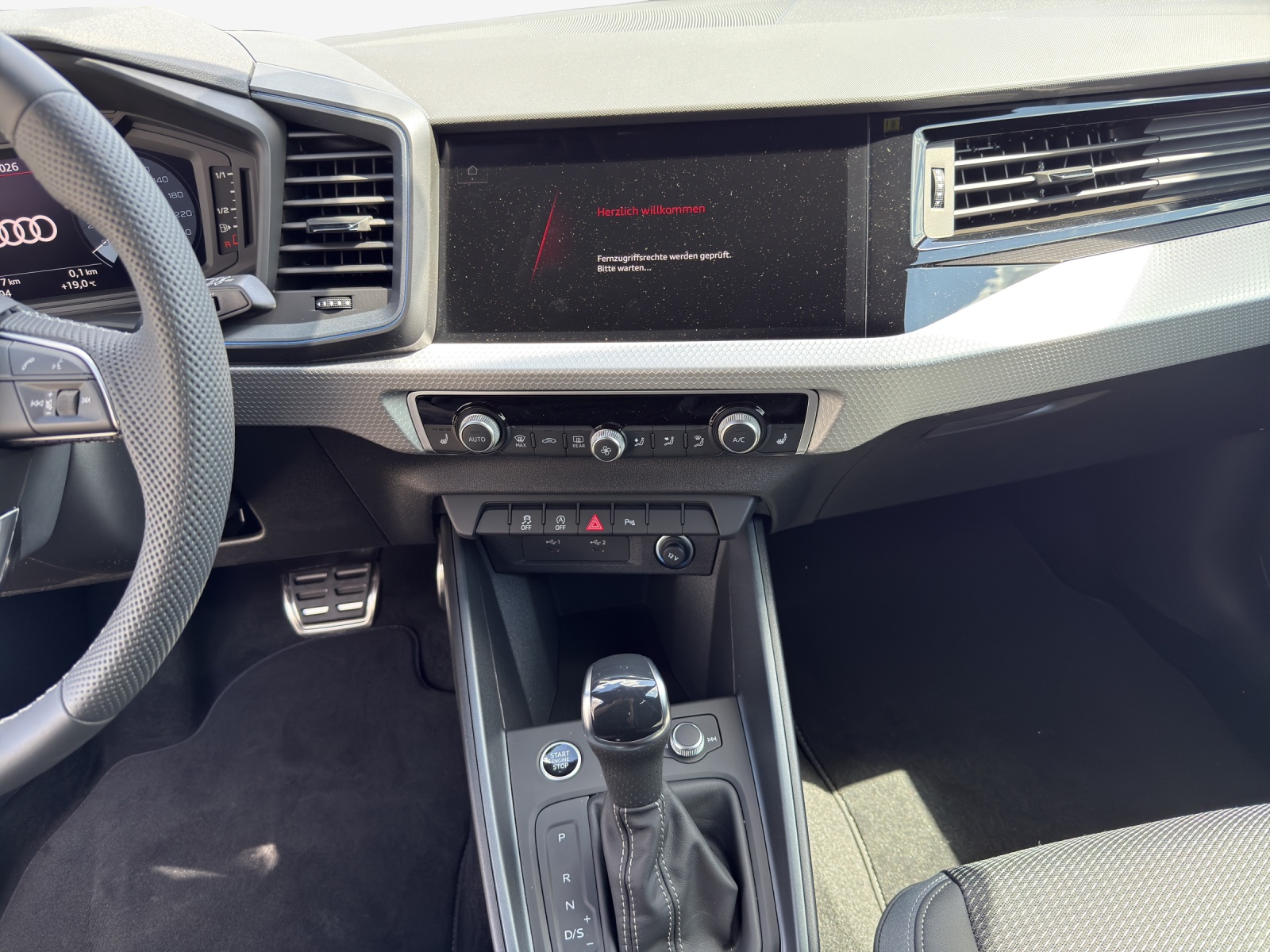 AUDI A1 Sportback 30 TFSI S Line Attraction S-tronic-image-10