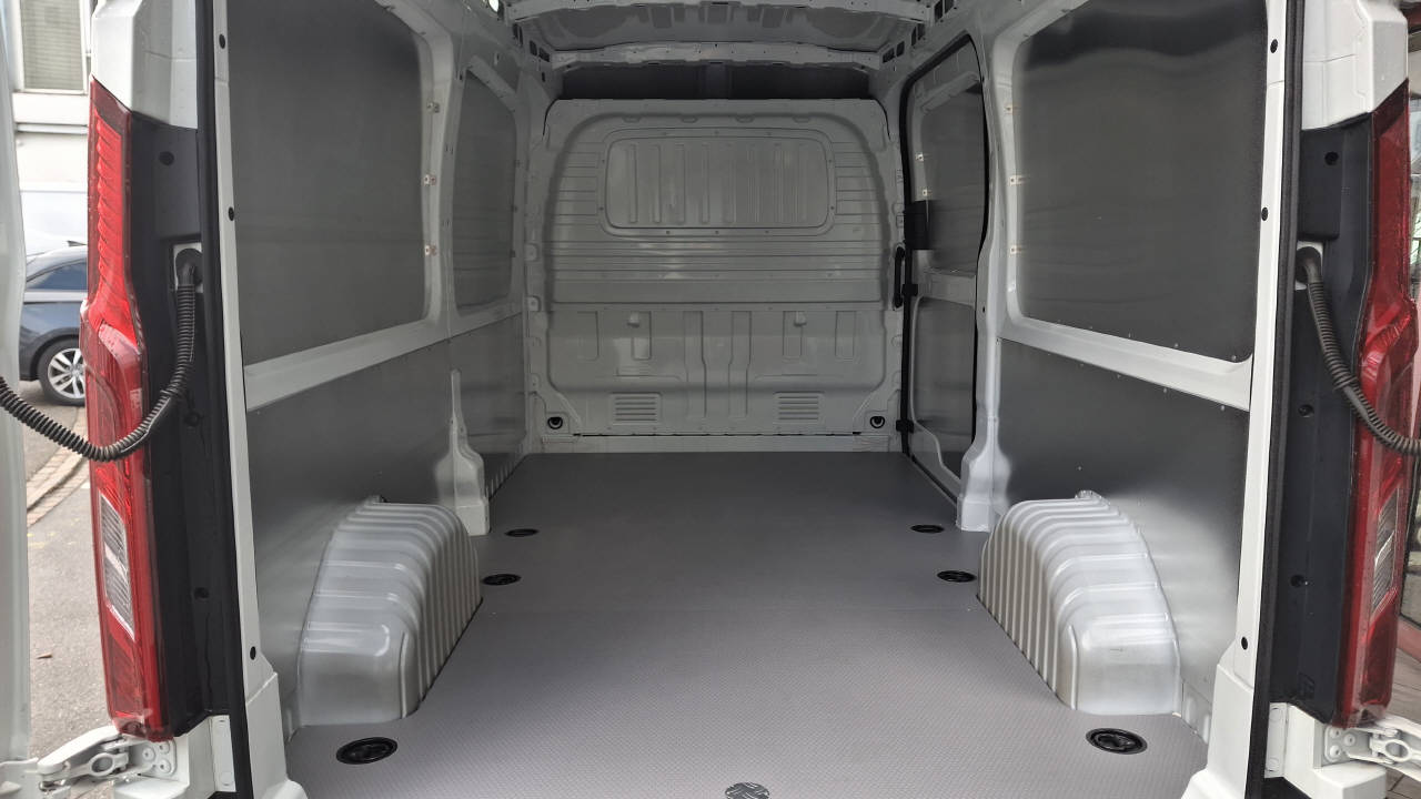 MAXUS Deliver 9 Kaw. L3H2 2.0 TD Luxury-image-5