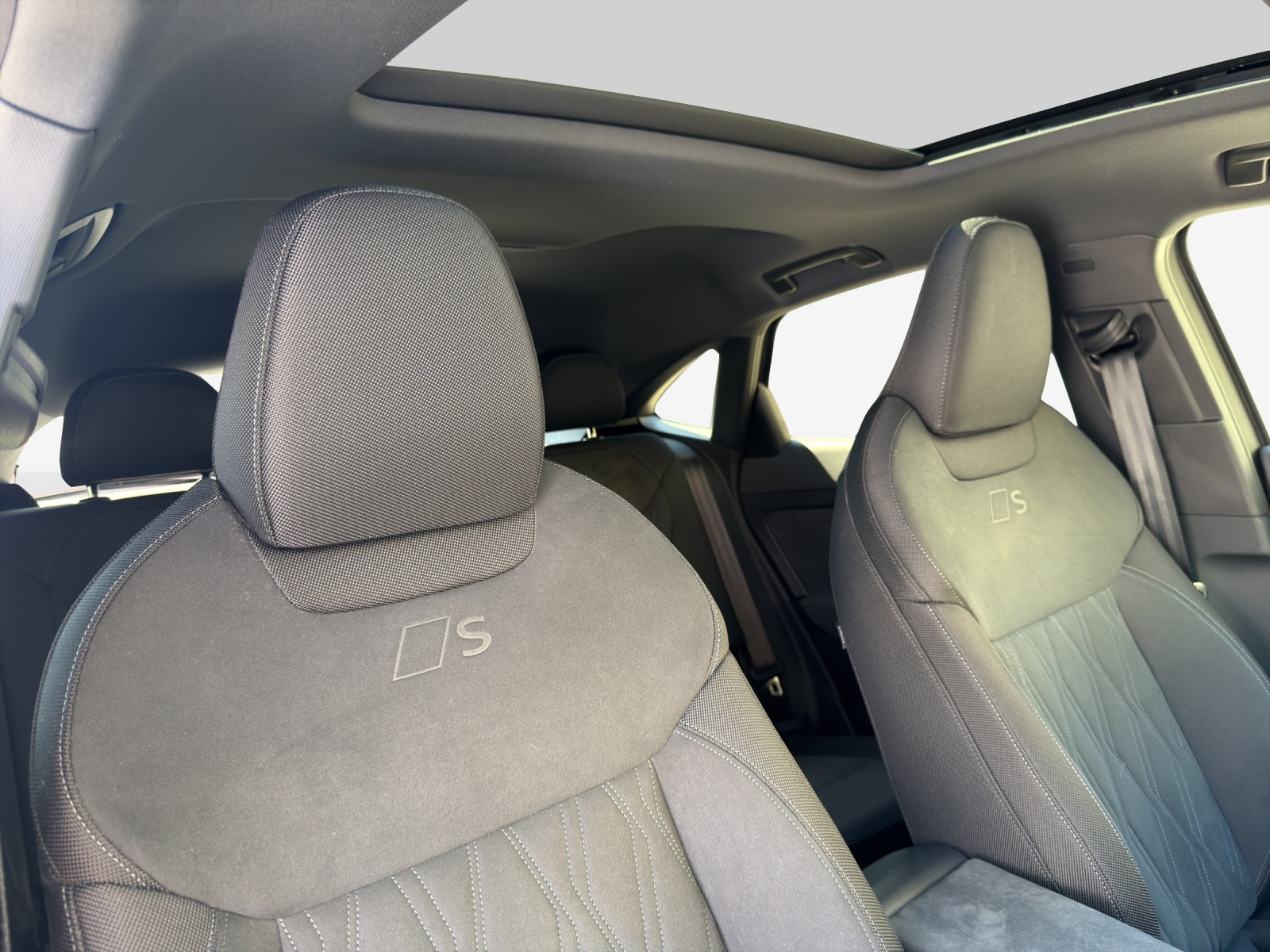 AUDI Q3 Sportback e-hybrid 200 kW S tronig-image-15