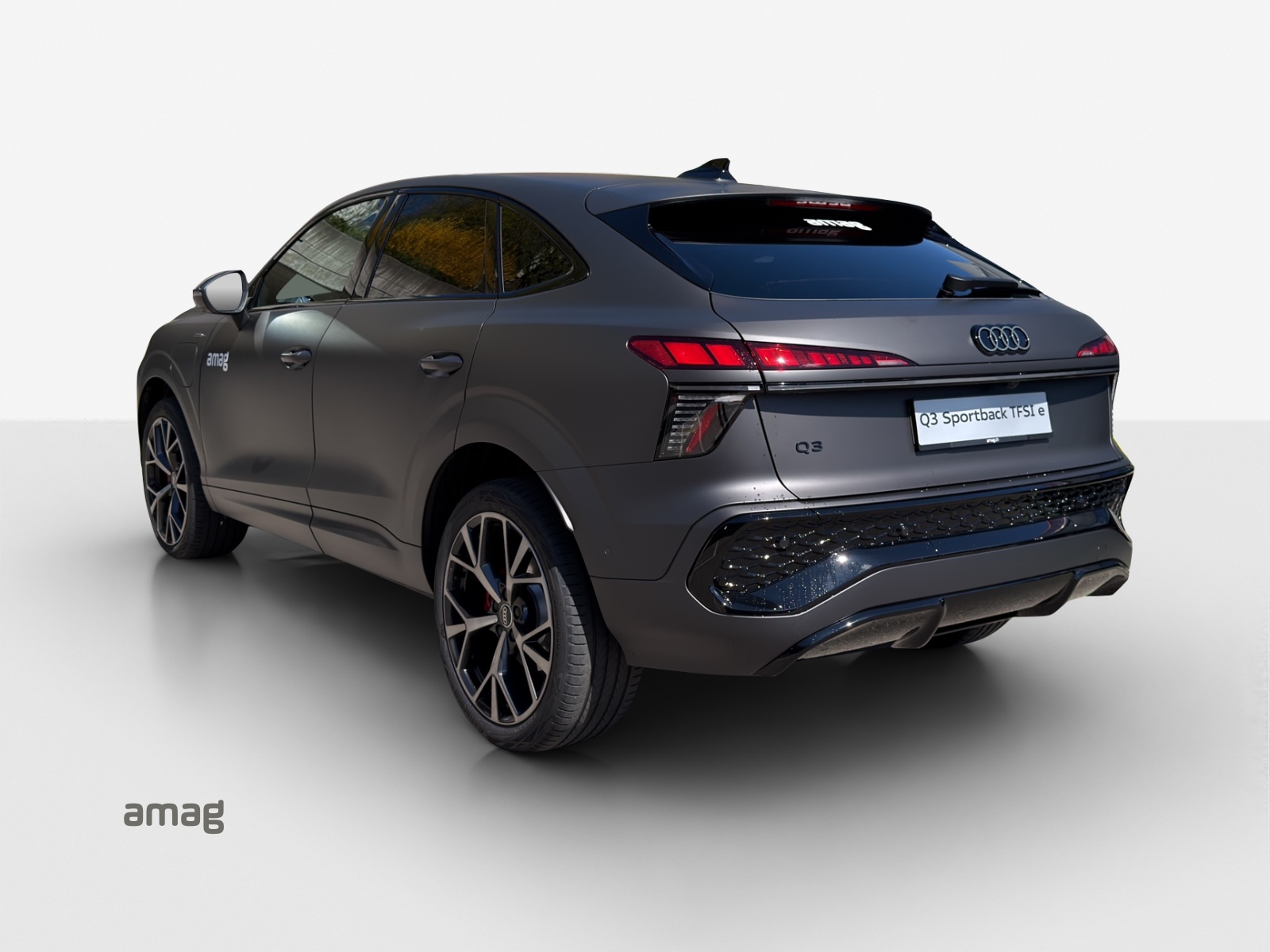 AUDI Q3 Sportback e-hybrid 200 kW S tronig-image-2