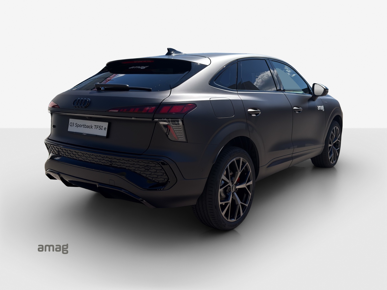 AUDI Q3 Sportback e-hybrid 200 kW S tronig-image-4