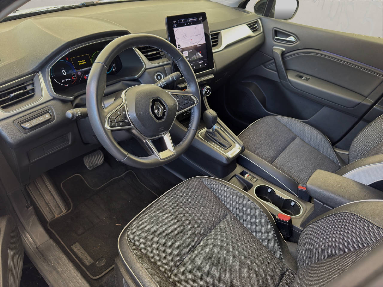 RENAULT Captur 1.6 E-Tech techno-image-8