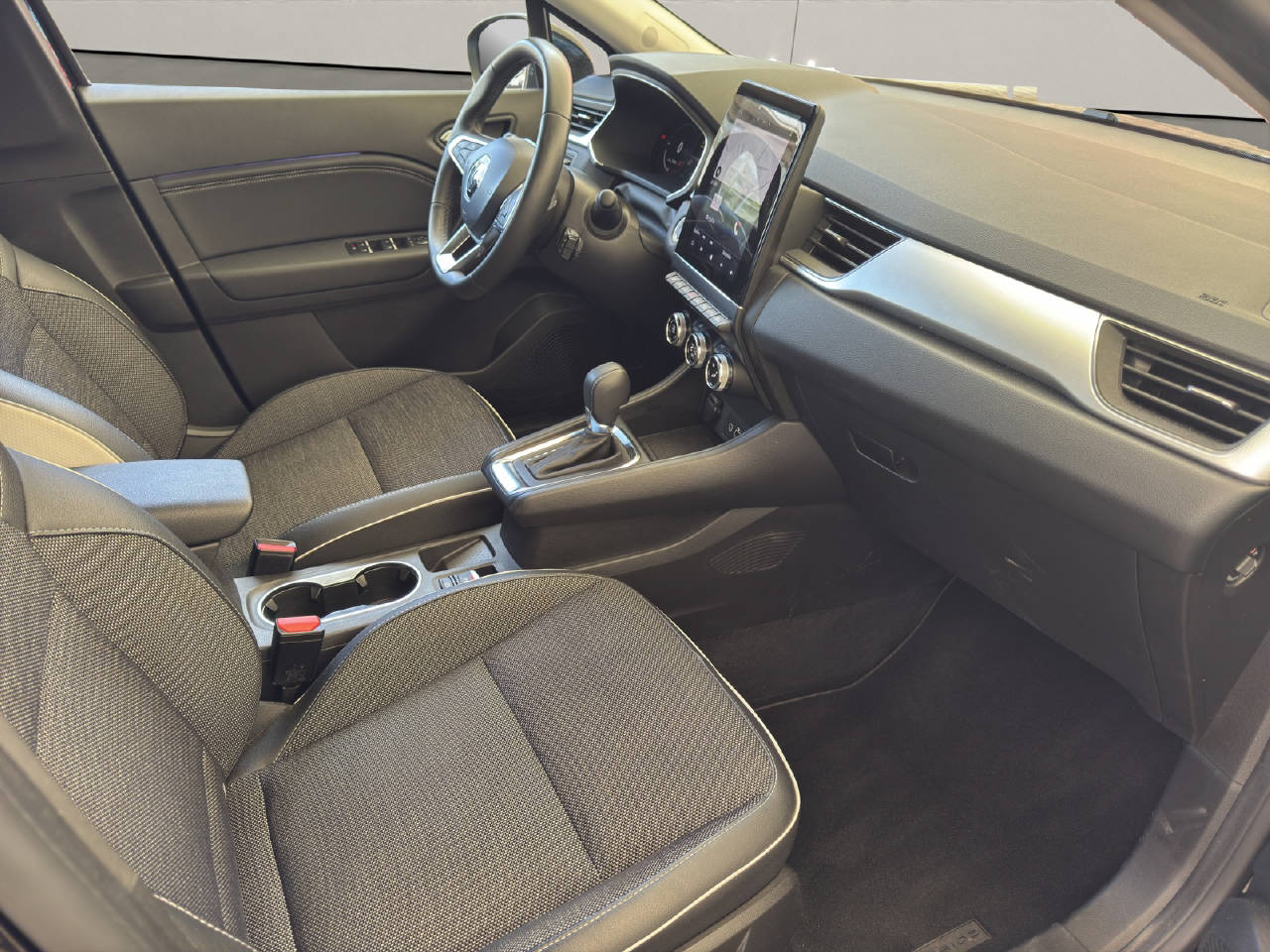 RENAULT Captur 1.6 E-Tech techno-image-10