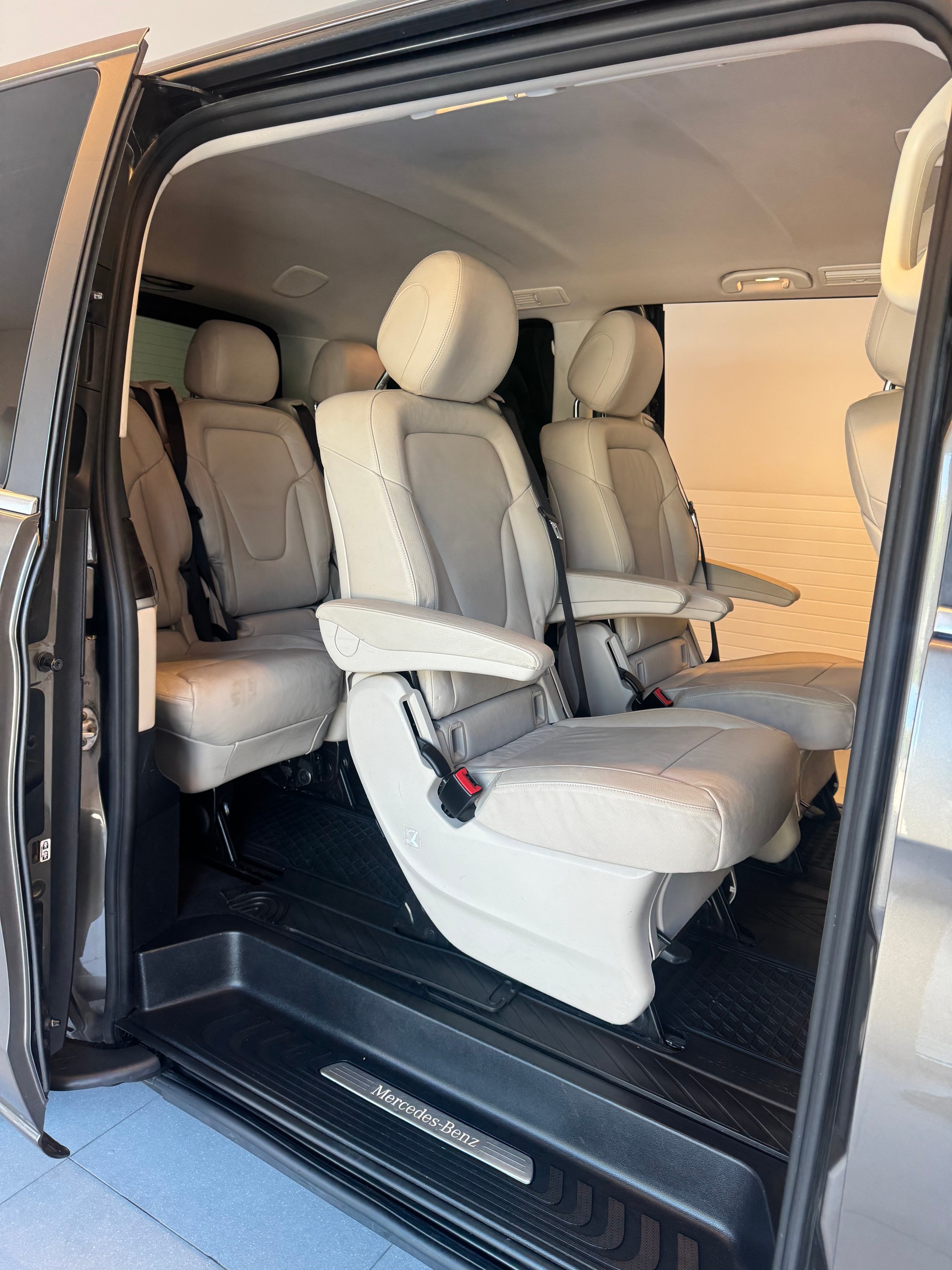 MERCEDES-BENZ V 250 d Avantgarde lang 7G-Tronic *7 Plätzer *CH-Fahrzeug*-image-10