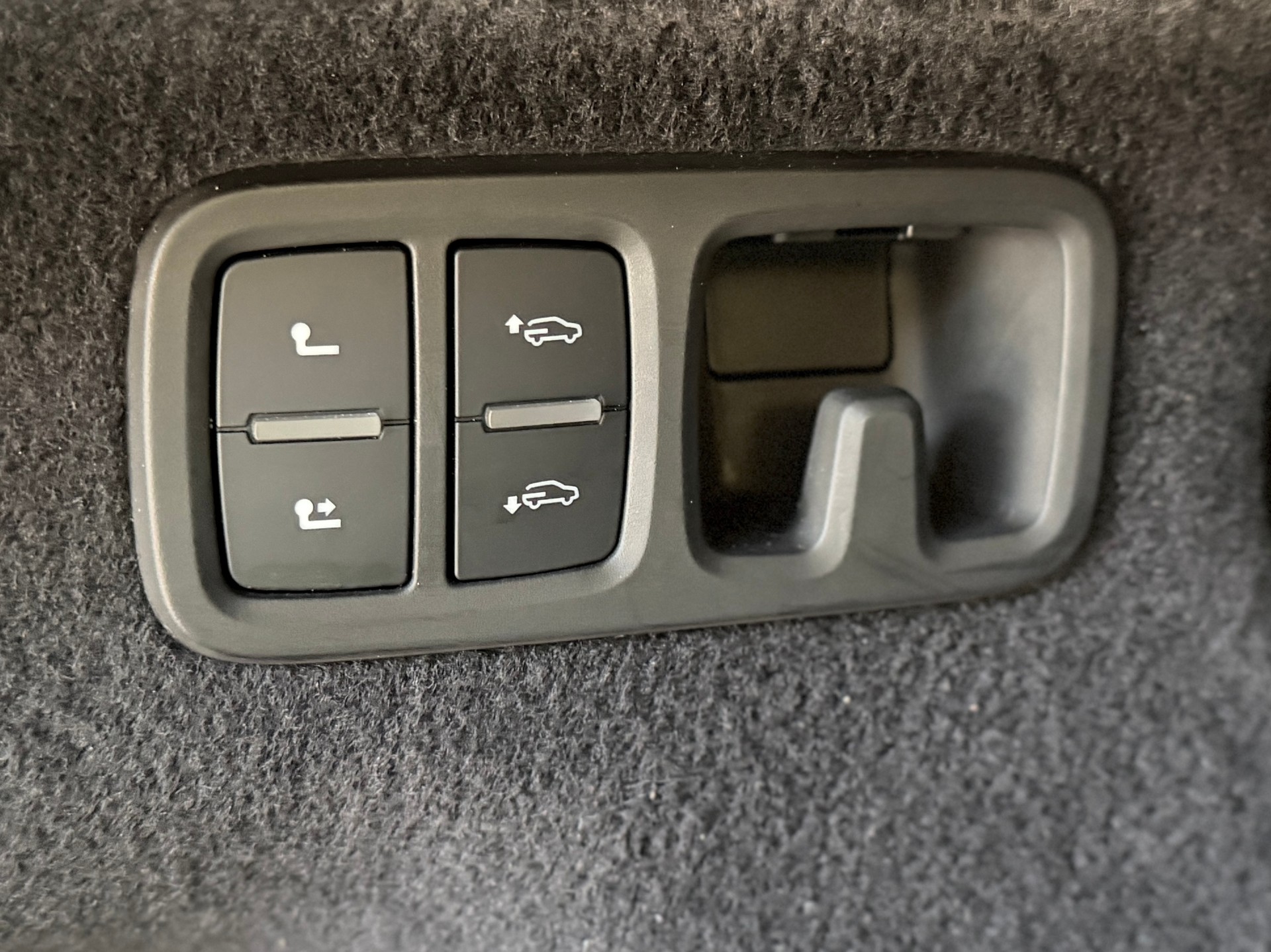 AUDI RSQ8 quattro tiptronic-image-17